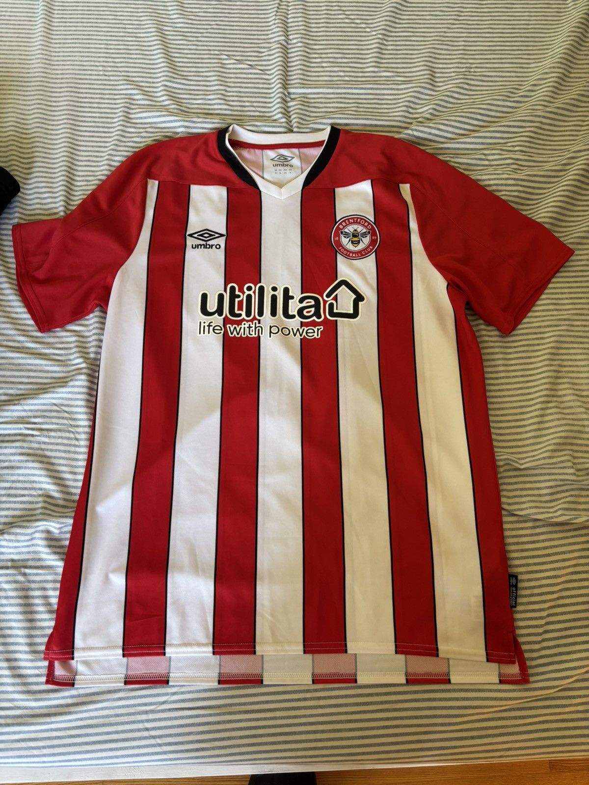 Umbro 20-21 Brentford home kit Size US XL / EU 56 / 4 - 1 Thumbnail