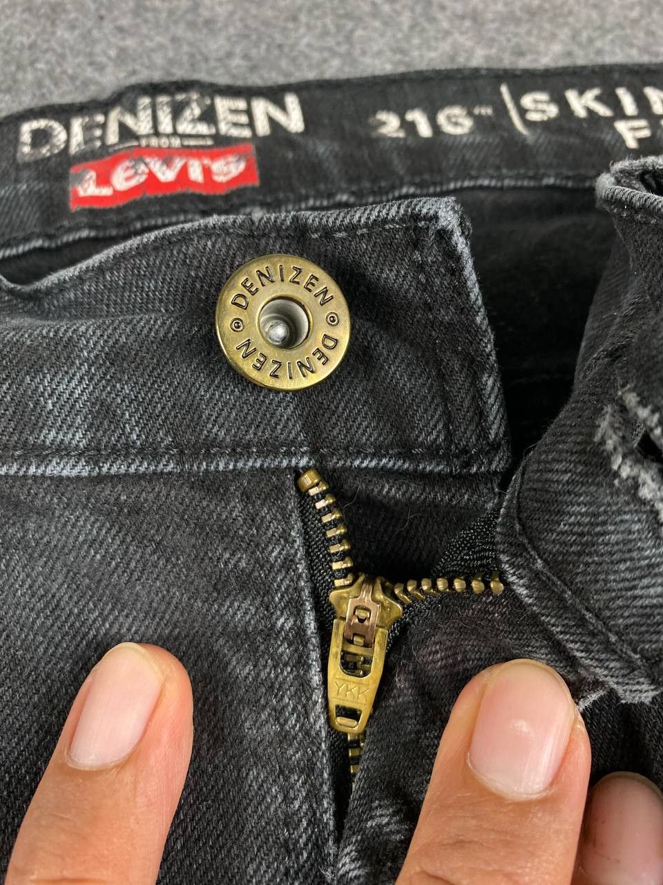 Levi's levis denizen skinny fit distressed denim Size US 35 - 11 Thumbnail