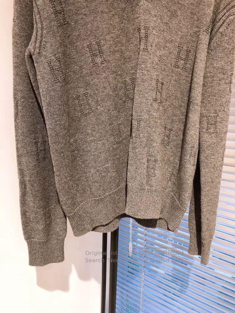 Hermes Hermes Grey V-neck H print letter wool knitted sweater top Size XXS / US 00 / IT 34 - 5 Thumbnail