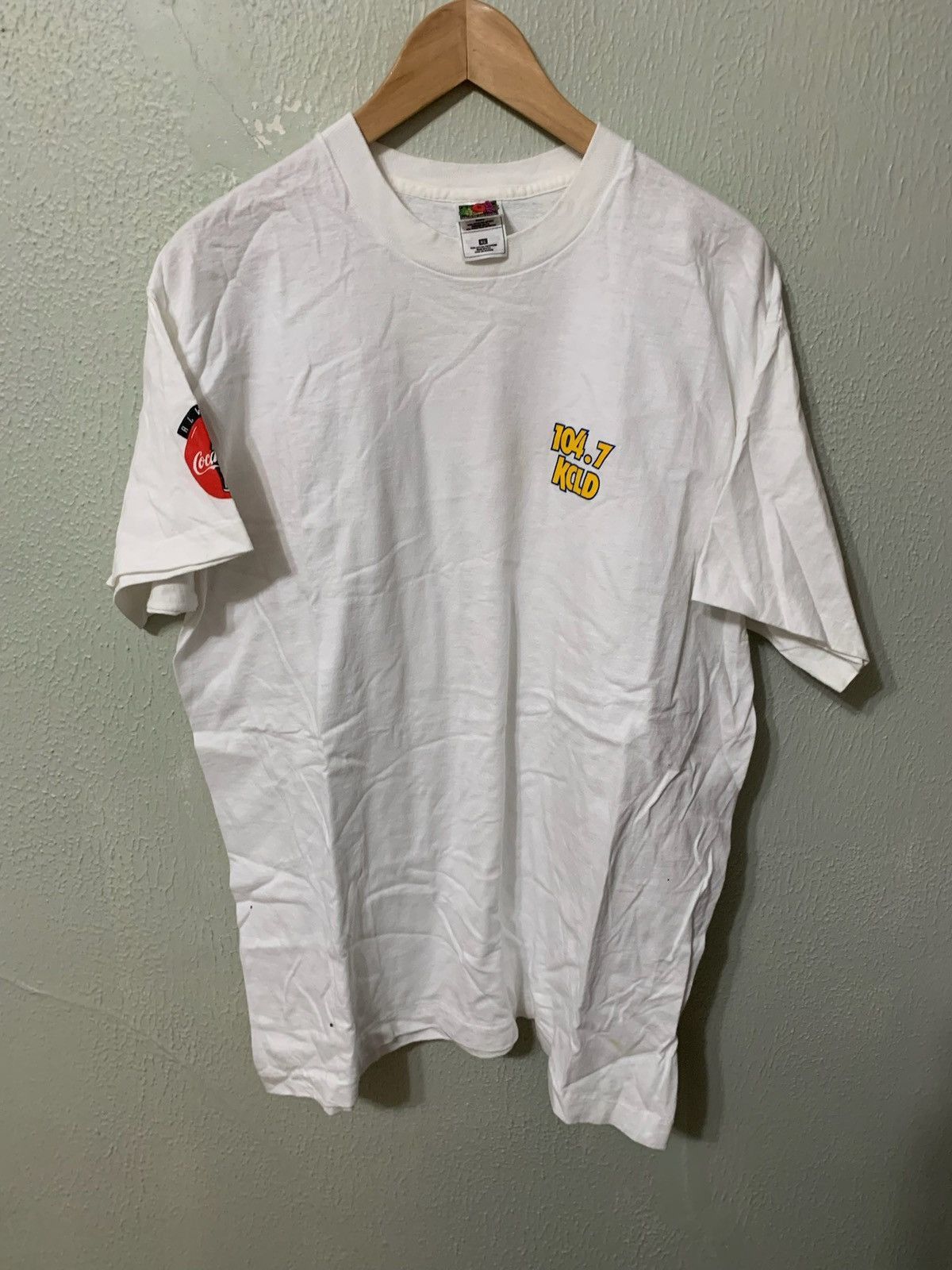 Vintage Vintage 104.7 KCLD Radio T-Shirt Size US XL / EU 56 / 4 - 1 Thumbnail