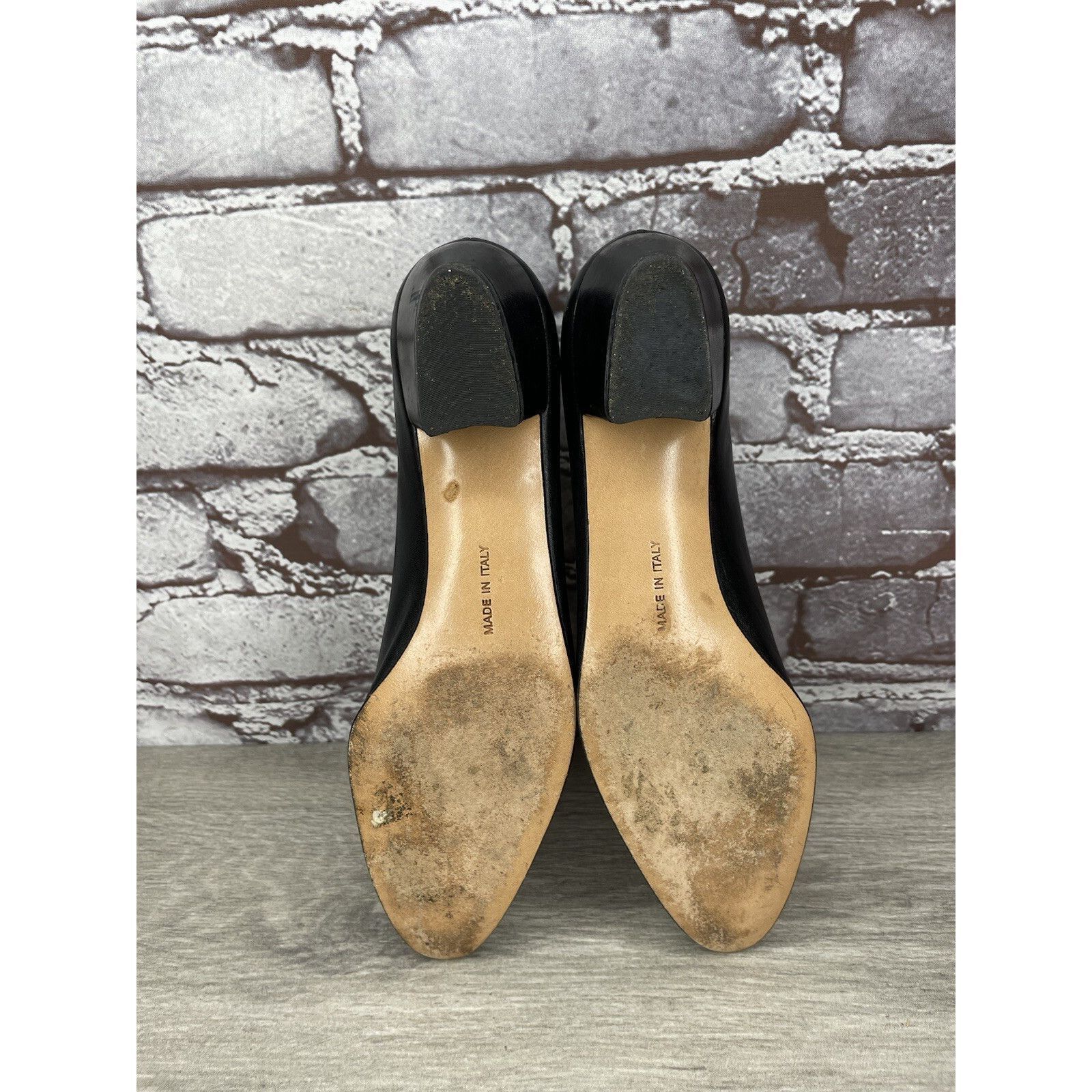Salvatore Ferragamo Salvatore Ferragamo Black Leather Gold Bow Designer VTG Heel Size US 6 / IT 36 - 10 Thumbnail