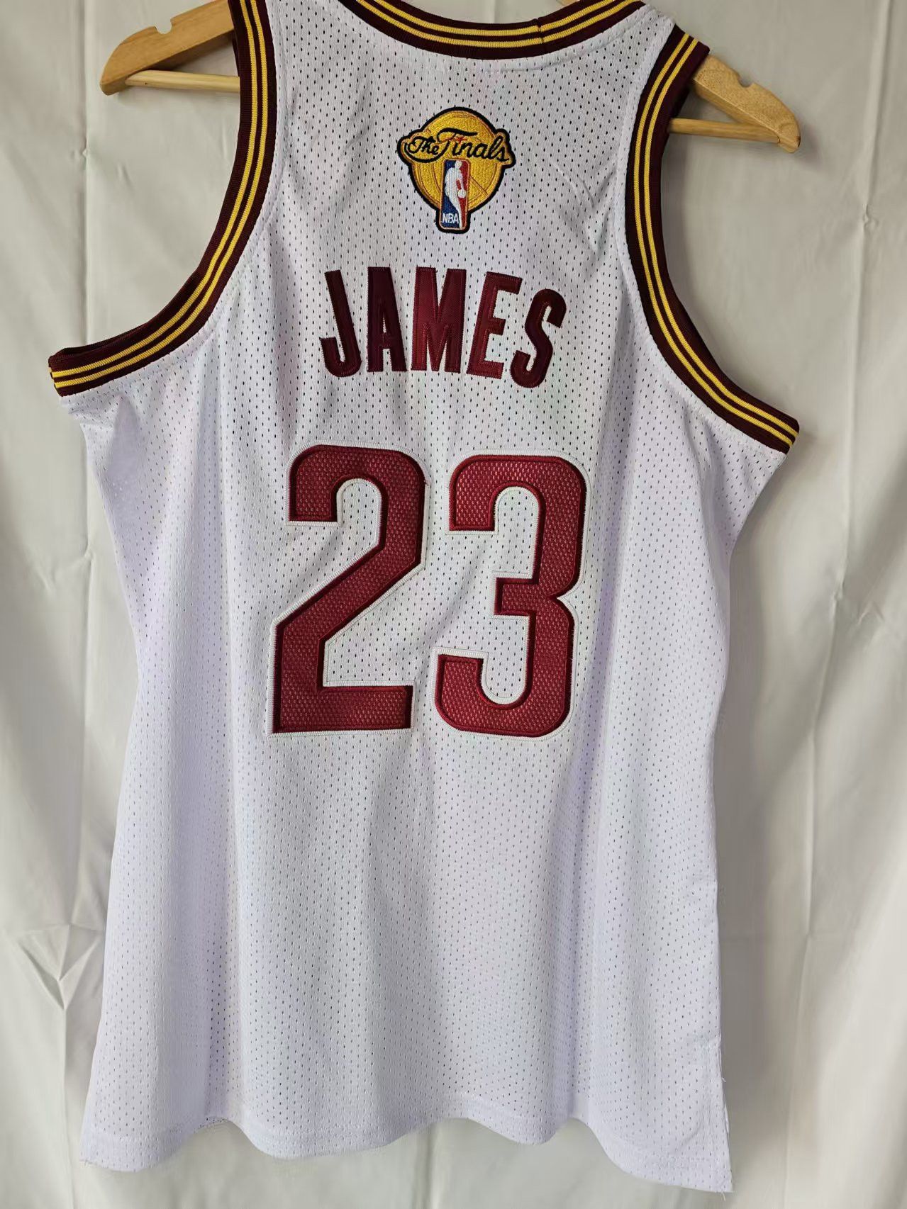 NBA 2015 2016 Cleveland Cavaliers #23 LeBron James Jersey XL Size US XL / EU 56 / 4 - 2 Thumbnail