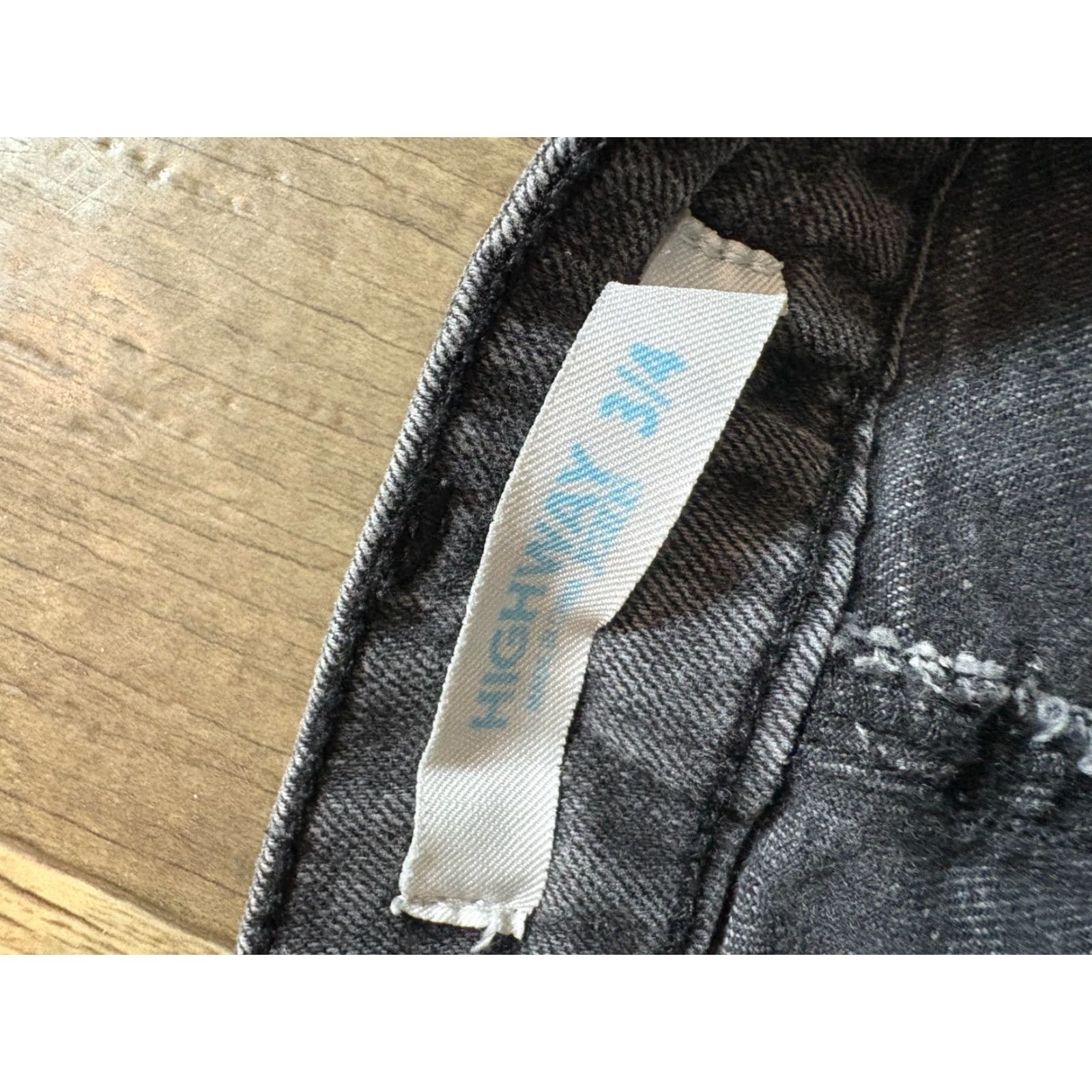 Silver Jeans Co. Silver Jeans Highway Jeans Jean Shorts Women’s Size 3/4 Black Cut Off Destroyed RN 51685 Denim 5-Pocket Western Cowgirl Regular Womens Size 26" / US 2 / IT 38 - 4 Thumbnail