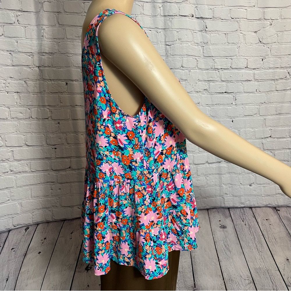 Loft NWT New LOFT Daisy Double V Peplum Shell Top Size S Size S / US 4 / IT 40 - 4 Thumbnail