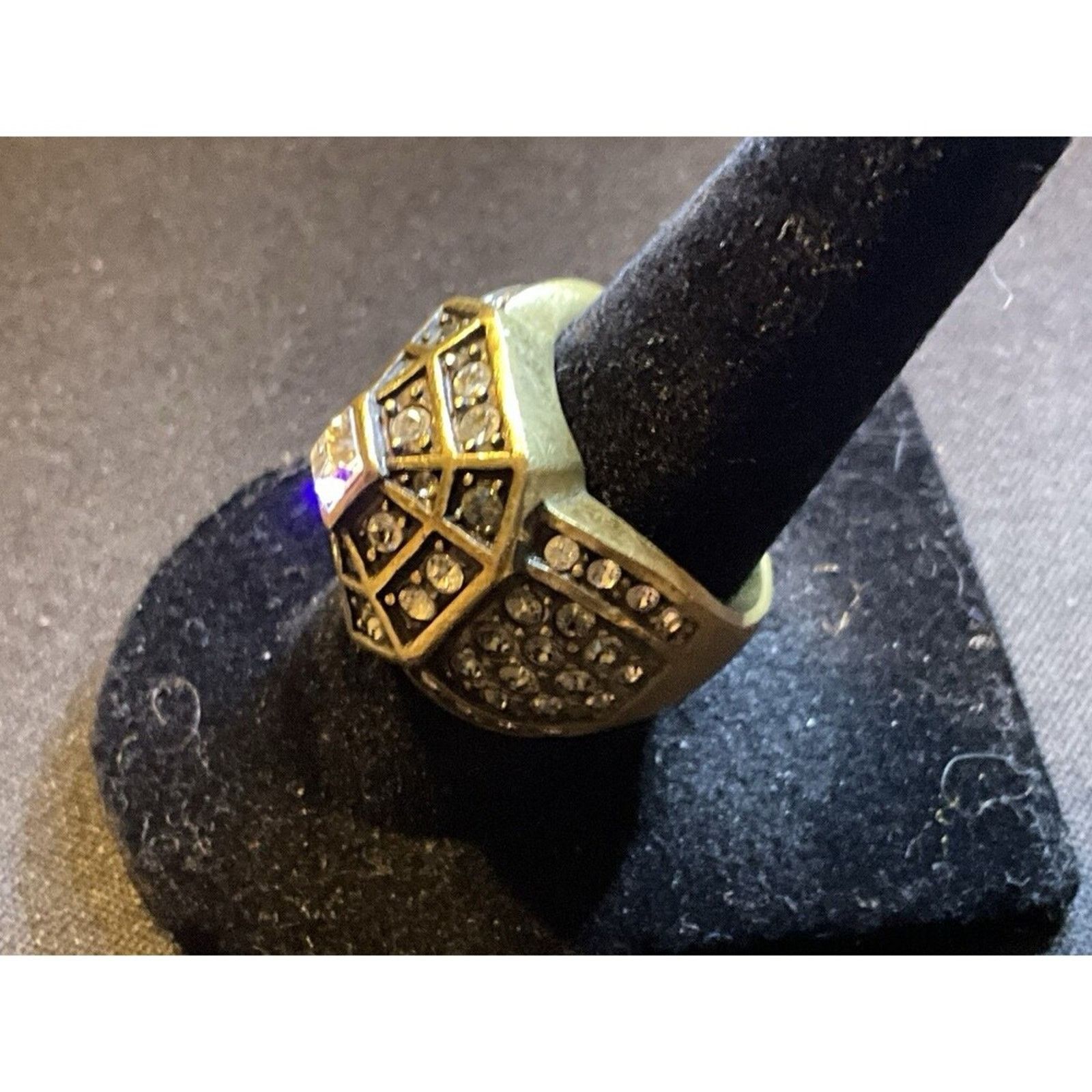 Other Heidi Daus Crystal Rhinestone Accent Sides Ring Size 7 Size ONE SIZE - 3 Thumbnail