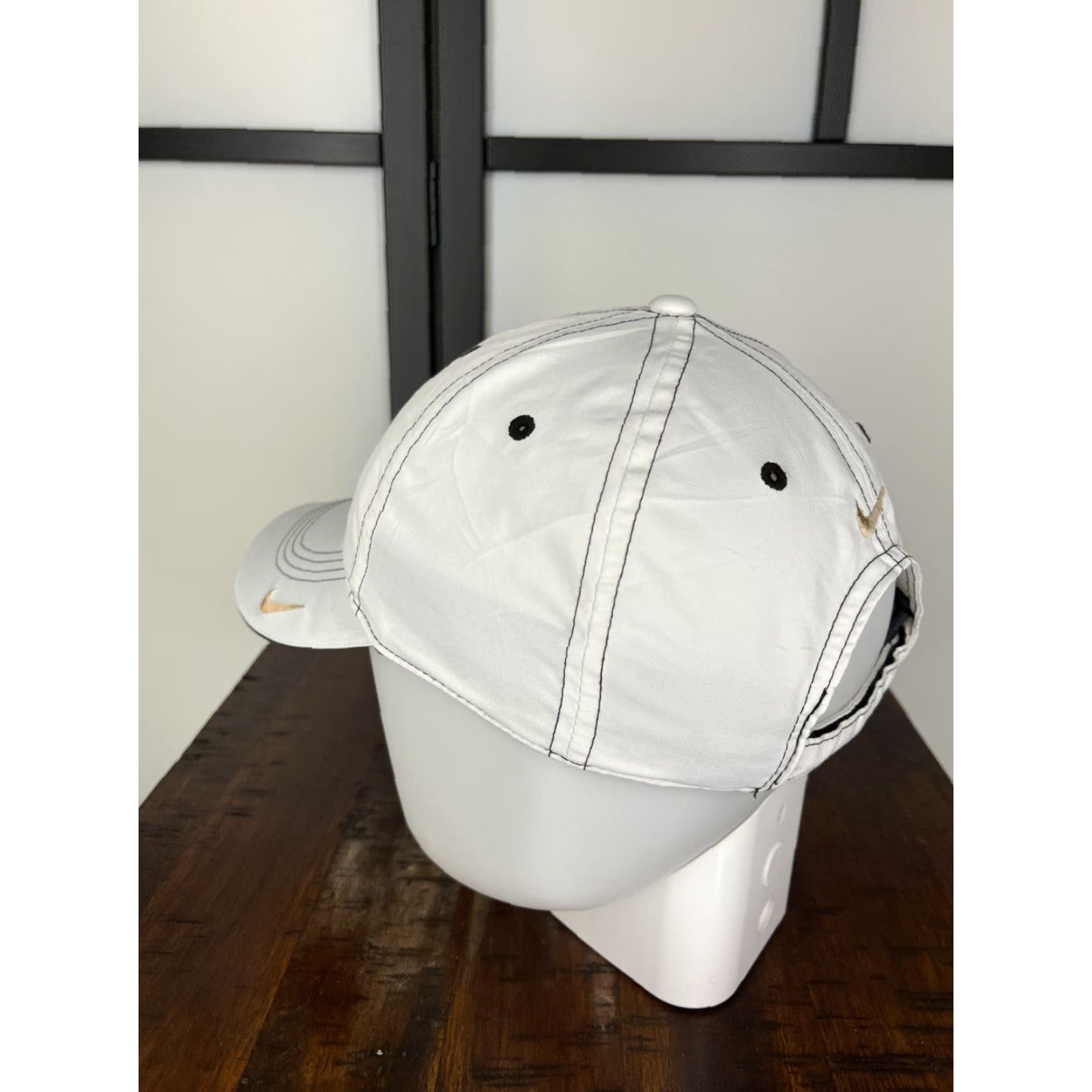 Nike Nike Golf Hat Cap Strap Back Adult OS White Poly Nike Golf Hat Cap OS White Polyester Knit Strap Back Adjustable Mens Golf Hat Size ONE SIZE - 5 Thumbnail