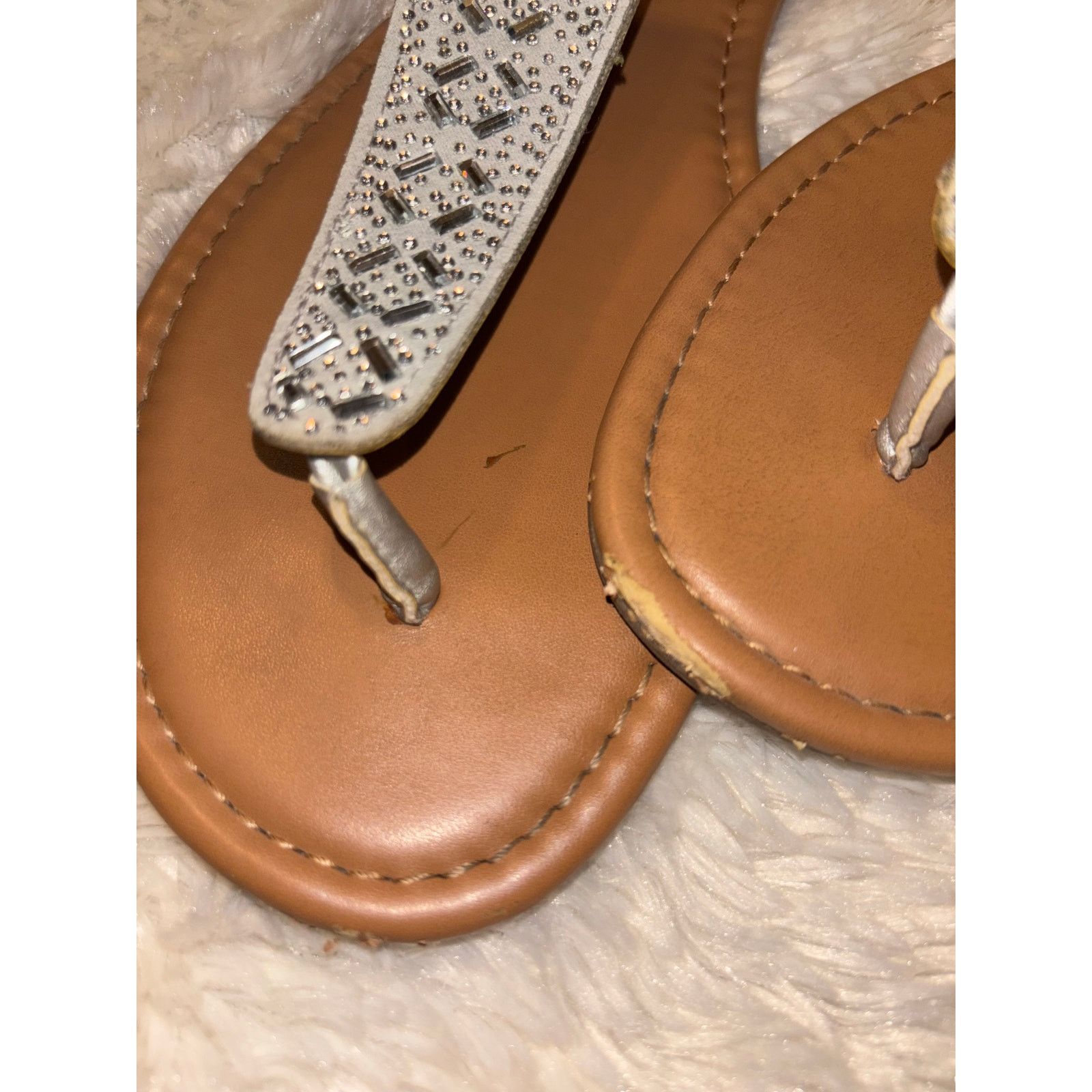 The Unbranded Brand SO Kohls Silver Sparkle Thong Sandals Size US 12 / IT 42 - 5 Thumbnail