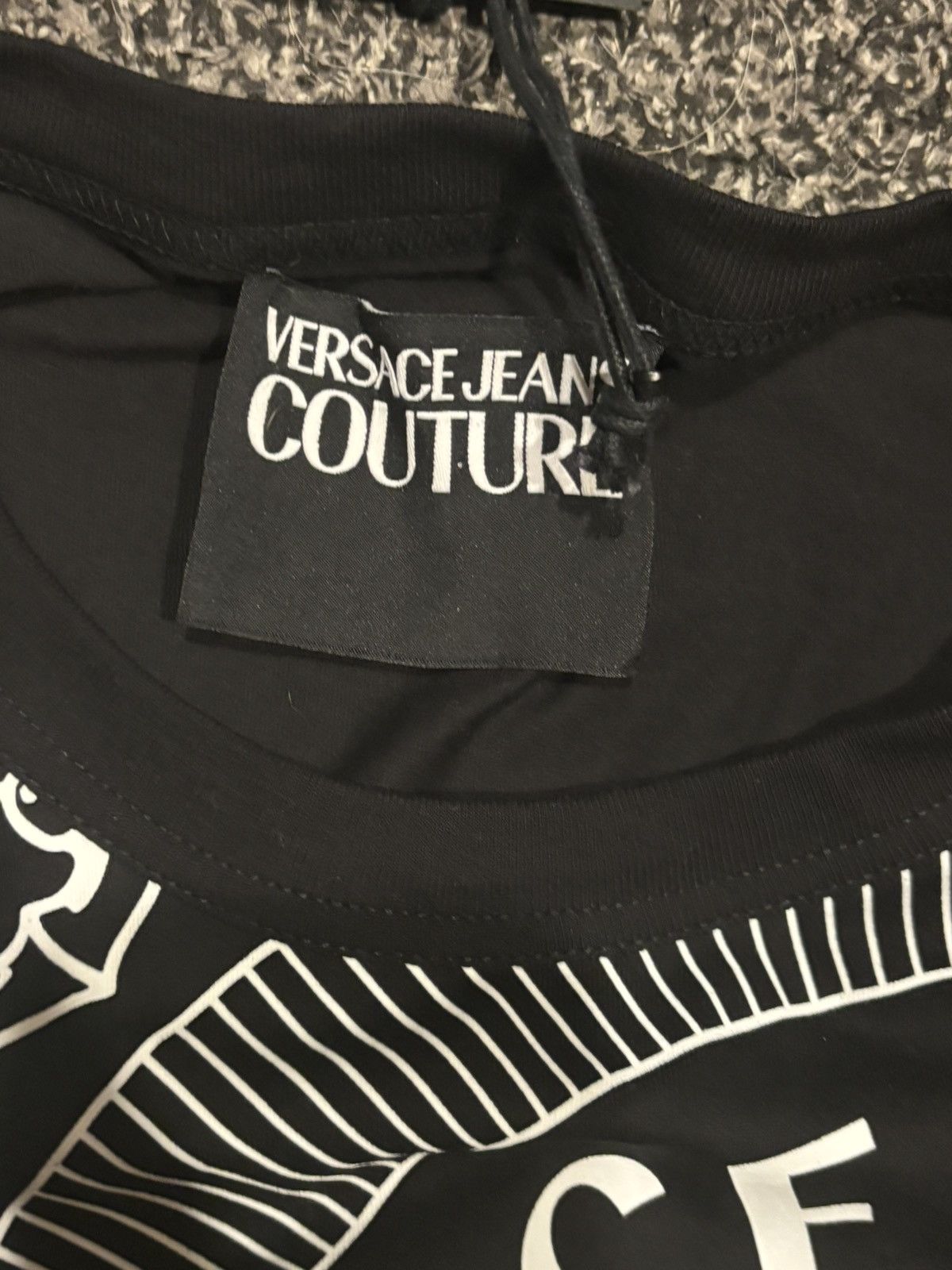 Versace Jeans Couture Versace Coutore Emblem T Shirt Size US XL / EU 56 / 4 - 2 Thumbnail