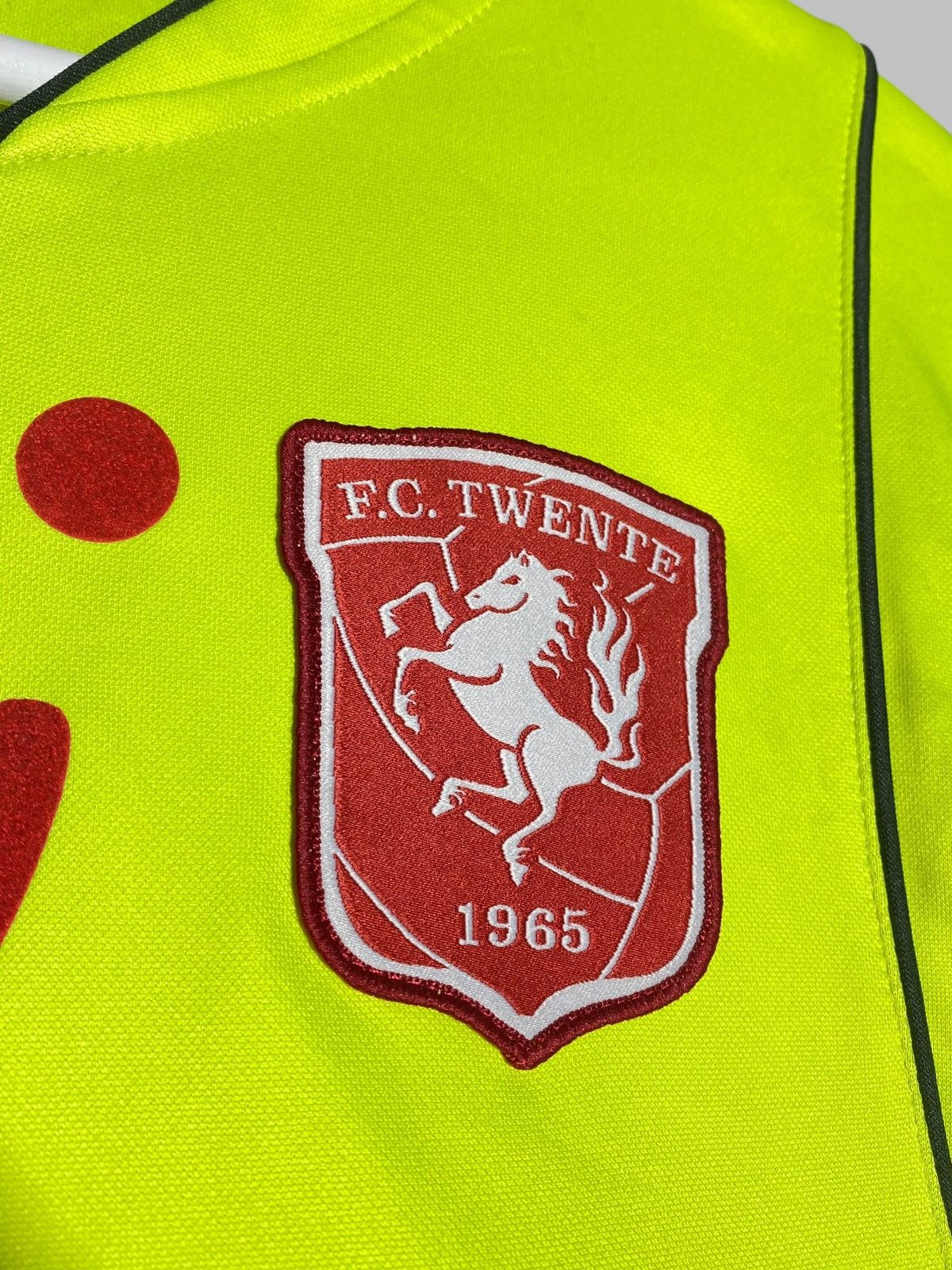 Diadora FC Twente 09/10 Goalkeeper Jersey Diadora ArkeFly Eredivisie Size US M / EU 48-50 / 2 - 8 Thumbnail