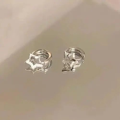 Kodone Crystal Star Earrings Size ONE SIZE - 1 Thumbnail