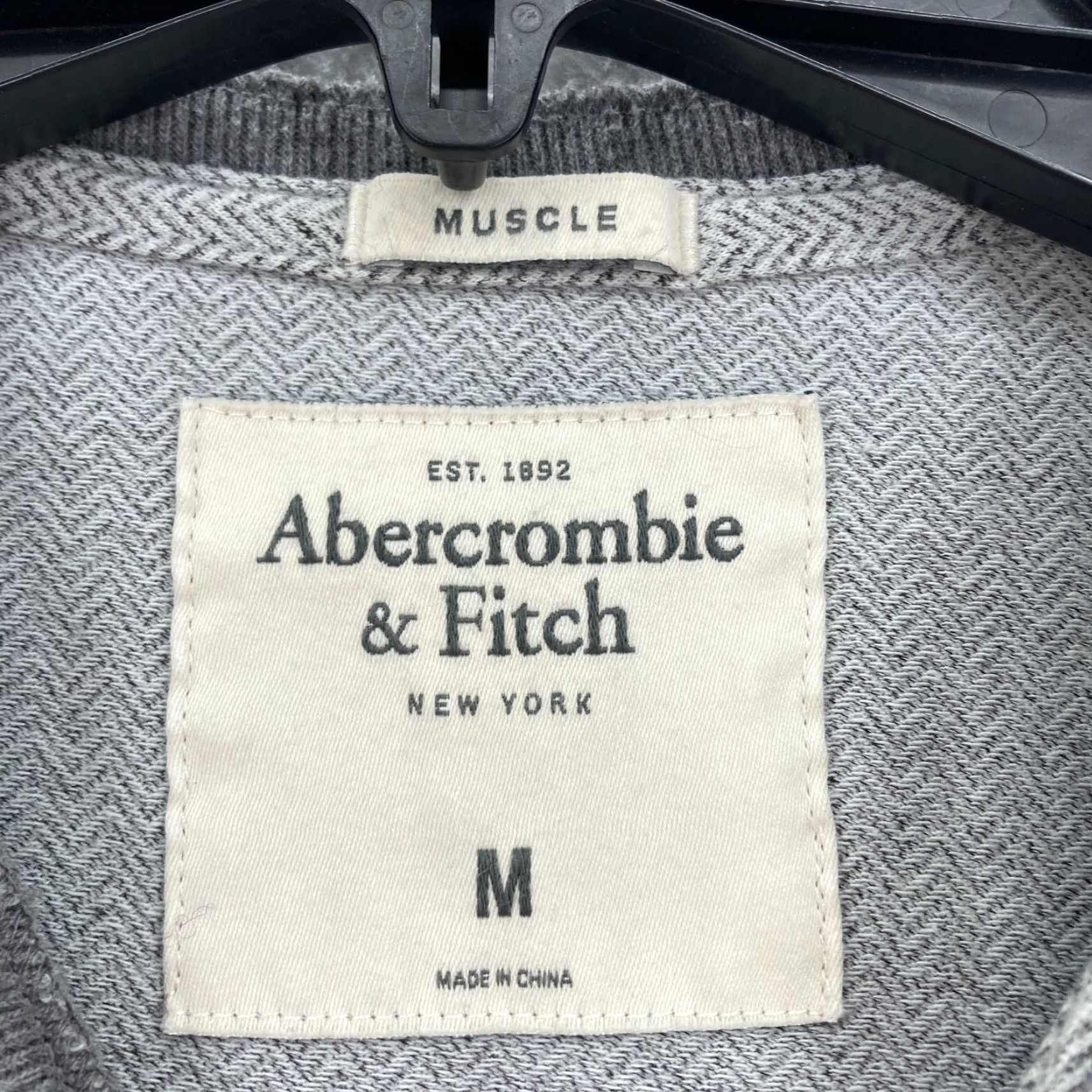 Abercrombie & Fitch Abercrombie & Fitch Muscle Henley Long Sleeve T Shirt Mens M Gray Preppy Size US M / EU 48-50 / 2 - 4 Thumbnail