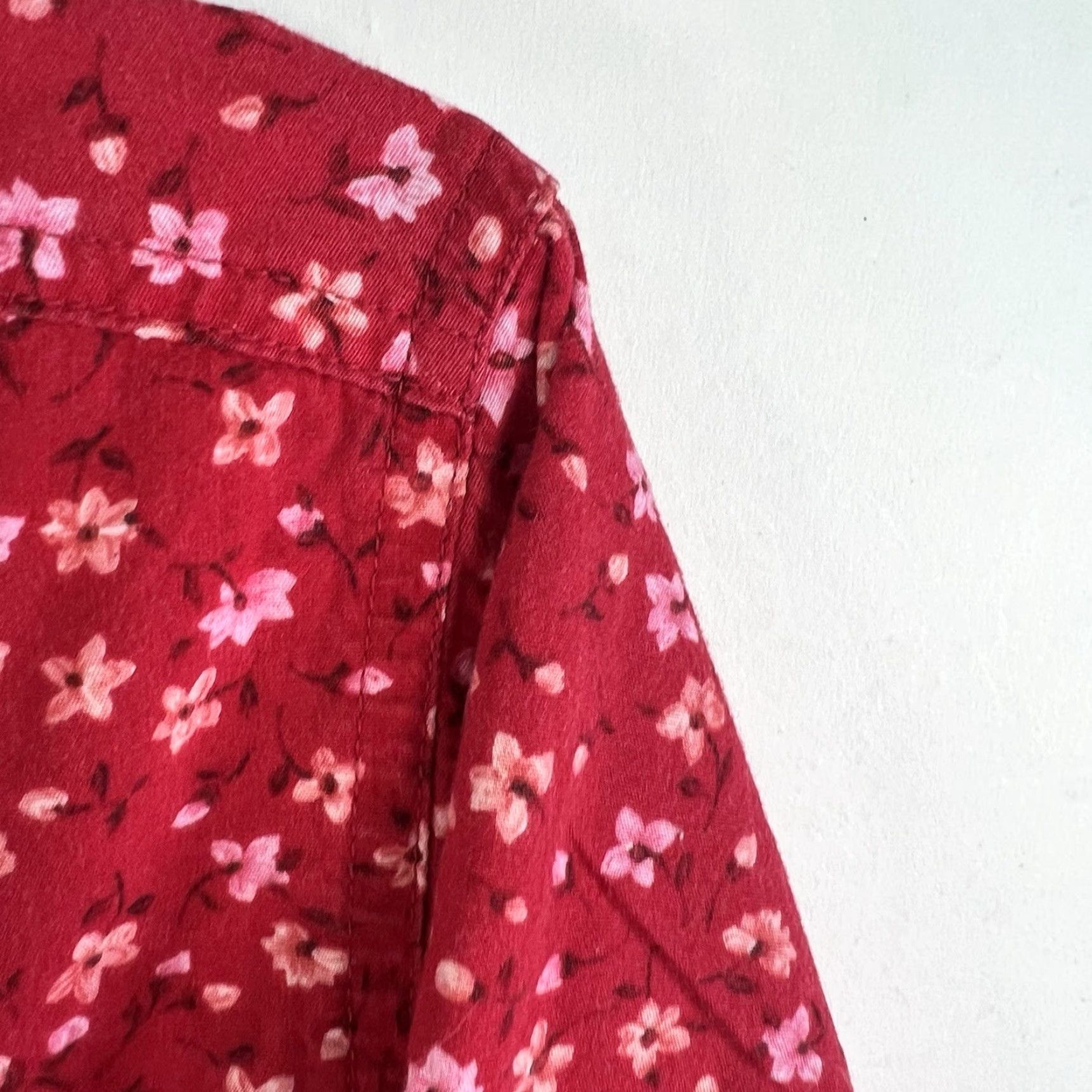 Mickey Unlimited VINTAGE Mickey Unlimited Floral Love Embroidered Button-Up Shirt Womens 16W Red 90s Cartoon All Seasons Size XXL / US 16-18 / IT 52-54 - 2 Thumbnail