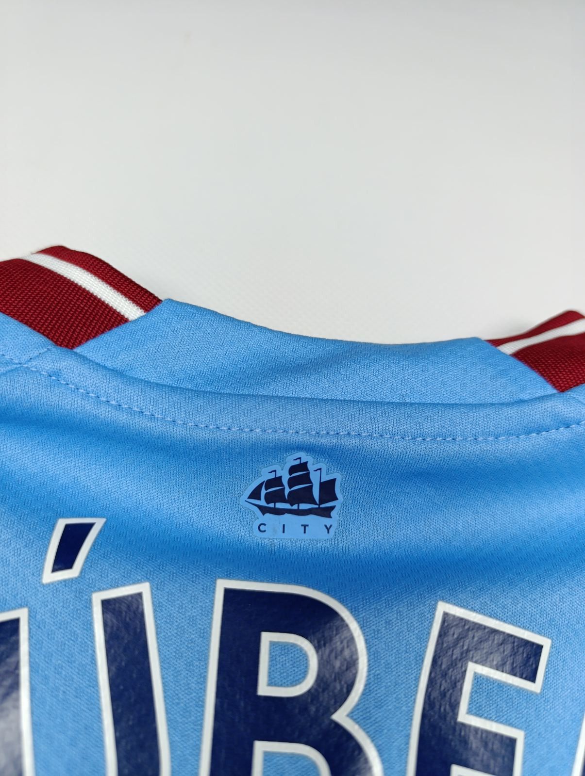 Puma PUMA MANCHESTER CITY 2022-23 TREBLE SHIRT JERSEY RUBEN #3 Size US S / EU 44-46 / 1 - 17 Thumbnail