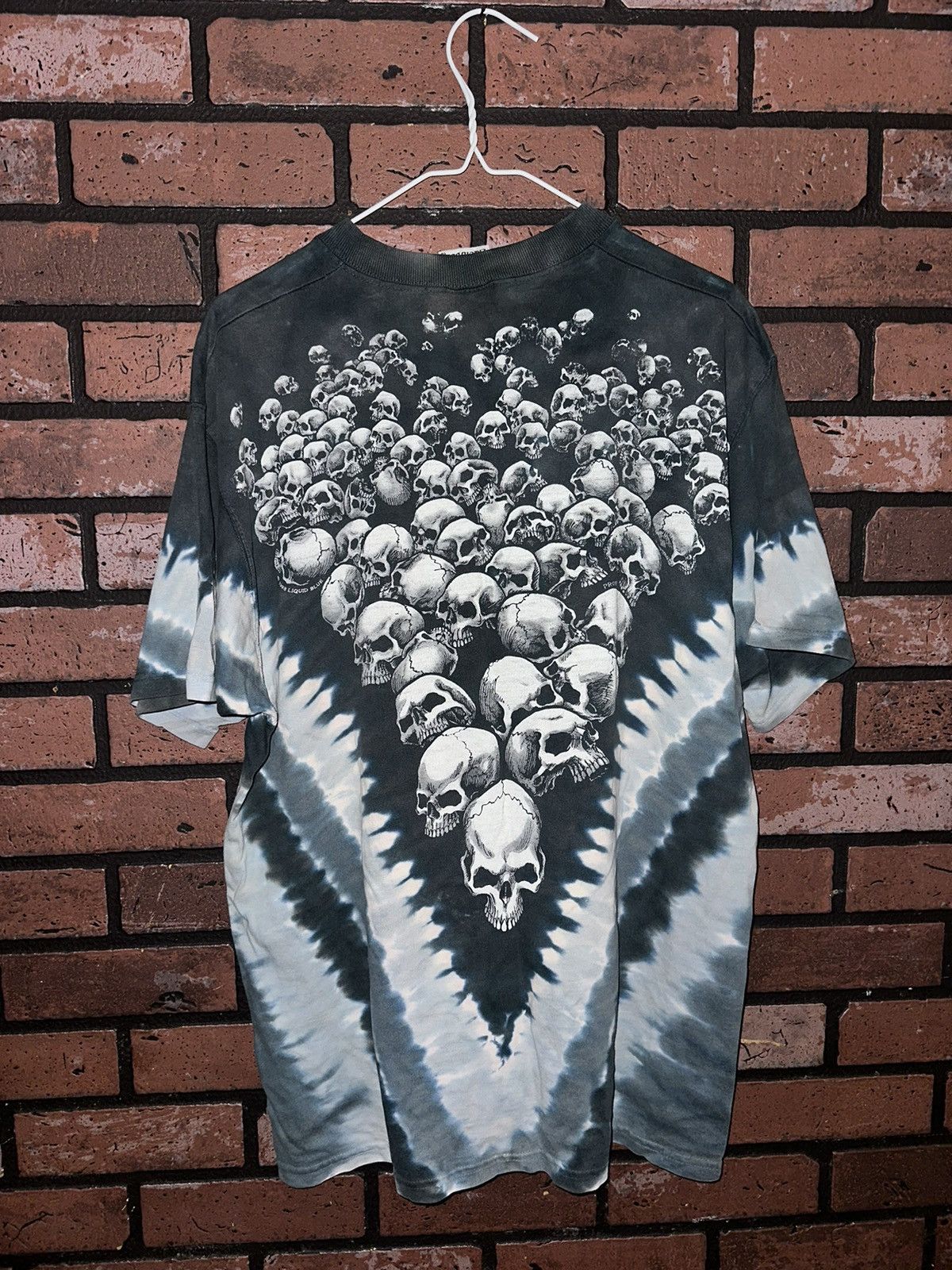 Liquid Blue × Vintage Vintage 90s Liquid blue Skull Pile Boneyard All Over 2 Sided Size US L / EU 52-54 / 3 - 3 Thumbnail