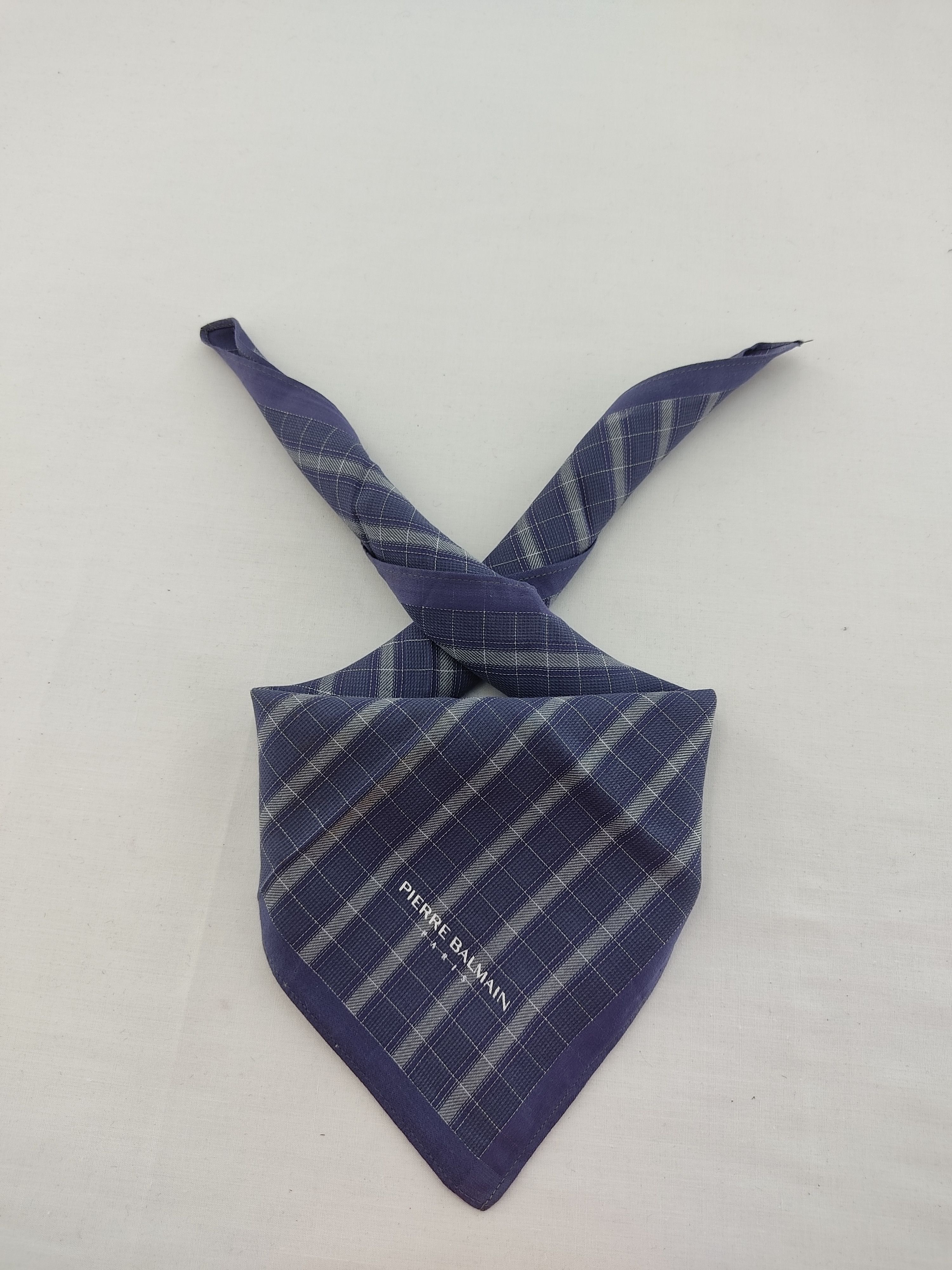 Pierre Balmain × Vintage Vintage Pierre Balmain Handkerchief / Neckwear / Bandana Size ONE SIZE - 1 Thumbnail