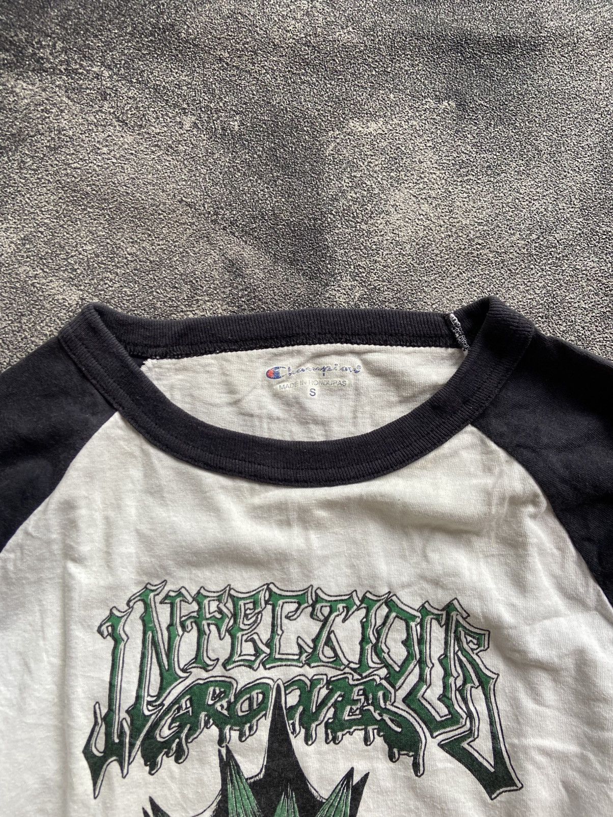 Band Tees Infectious Grooves Raglan Tshirt RARE! Size US M / EU 48-50 / 2 - 4 Thumbnail