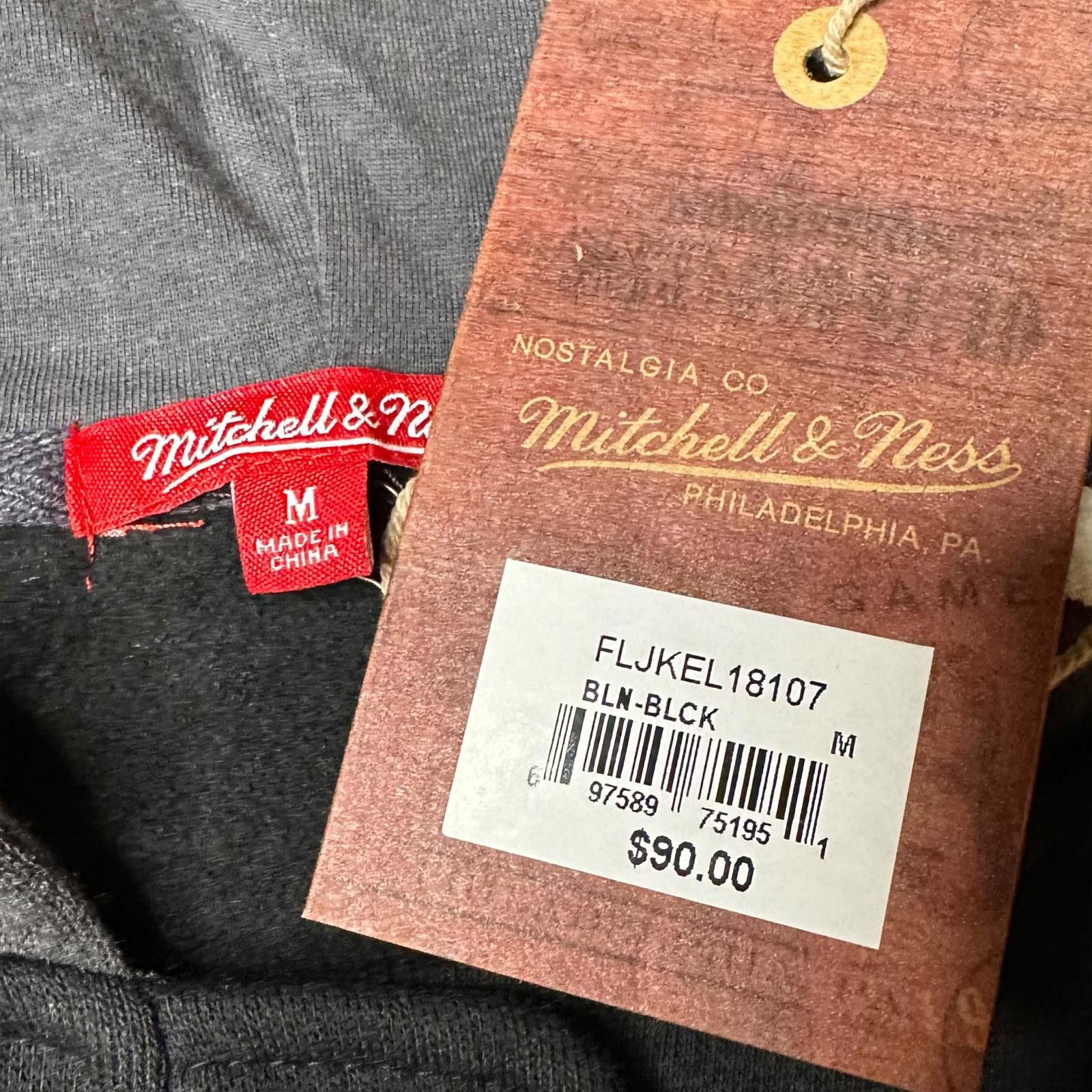 Mitchell & Ness NWT Mitchell & Ness Hooded Varsity Jacket Mens M Full Snap Size US M / EU 48-50 / 2 - 6 Thumbnail