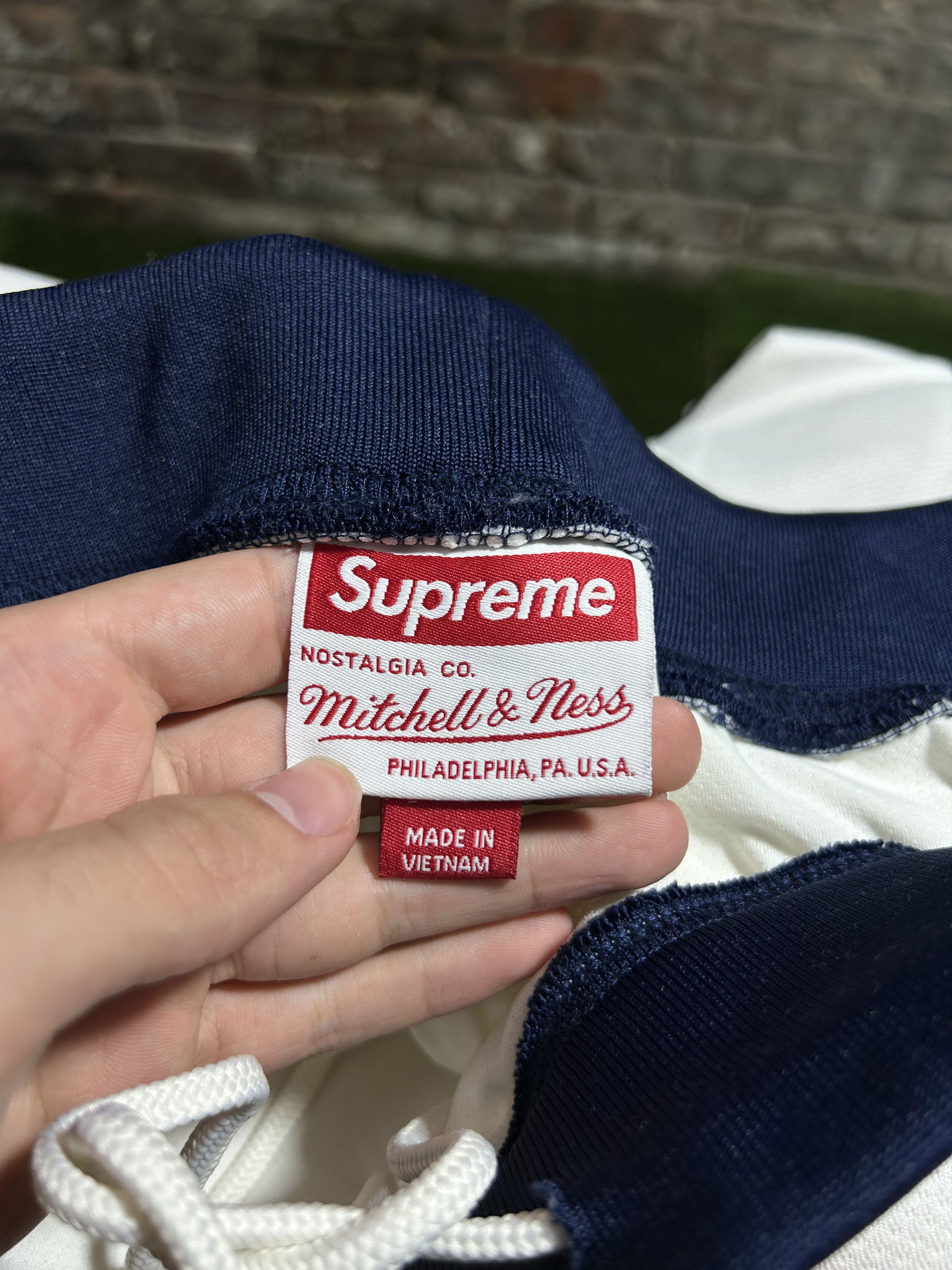 Mitchell & Ness × NCAA × Supreme Supreme x Mitchell & Ness UNC Basketball Shorts Size US 38 / EU 54 - 3 Thumbnail