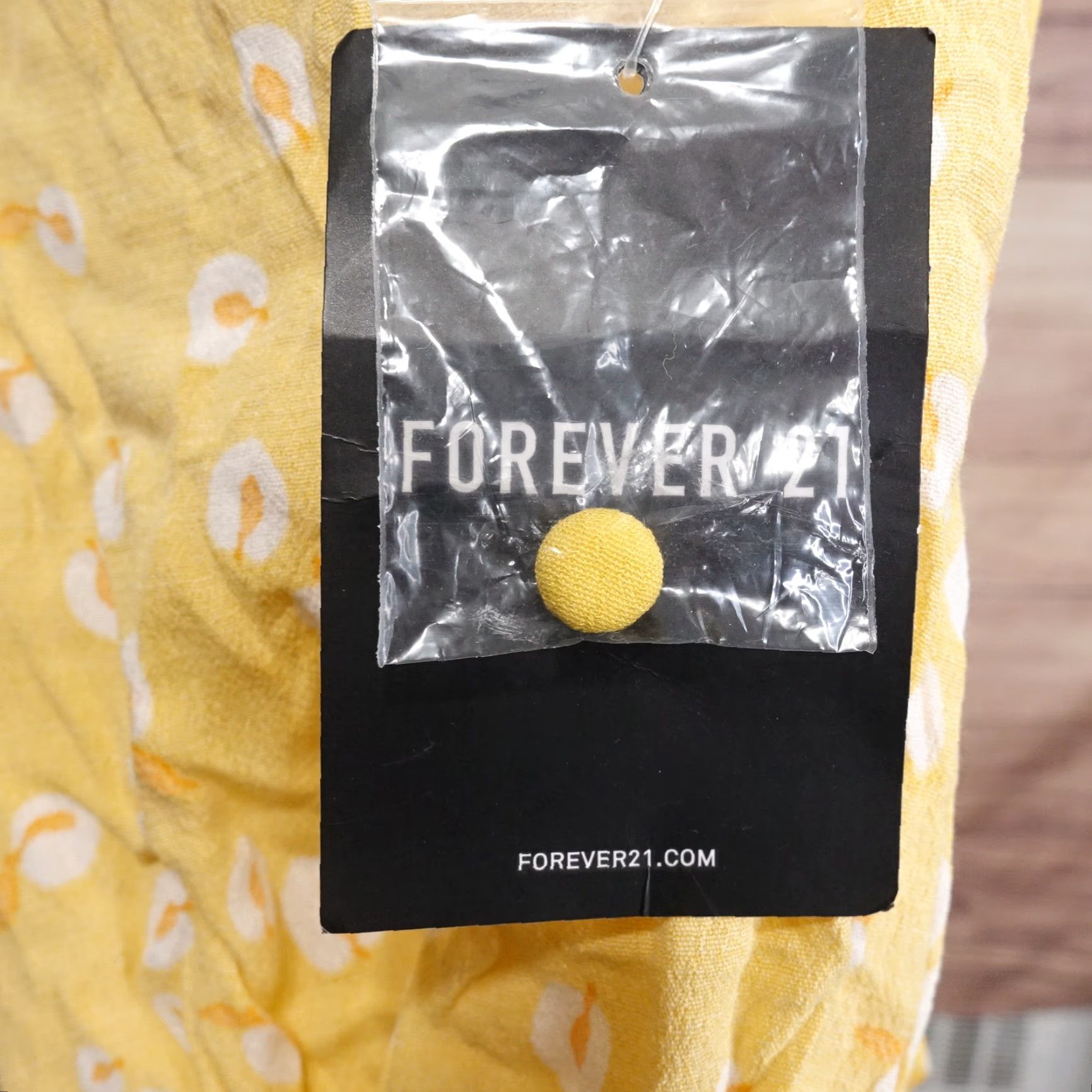 Forever 21 VINTAGE FOREVER 21 Women’s Crop Top Short Sleeve Collared Blouse S Yellow Casual Summer Size S / US 4 / IT 40 - 6 Thumbnail