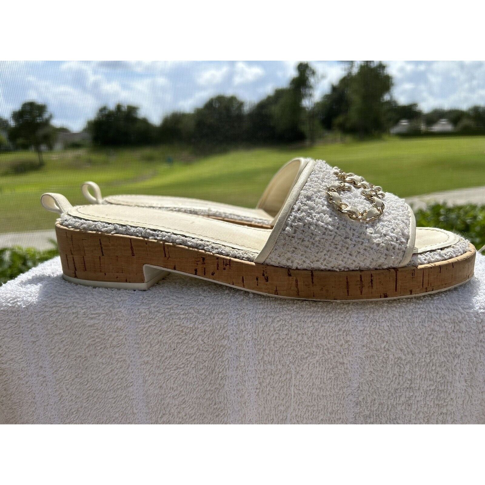 Chanel CHANEL 21C Signature White Chain Tweed Mules Slide Cork 39.5 Size US 9.5 / IT 39.5 - 6 Thumbnail