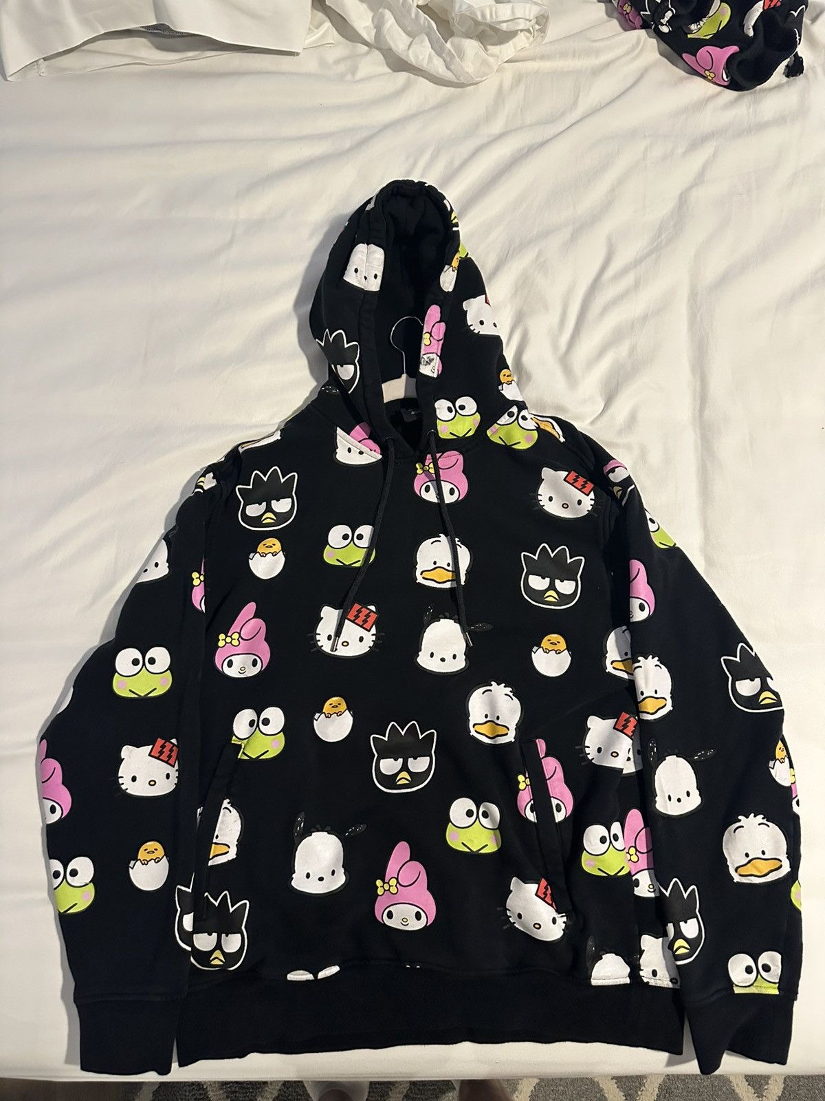 The Hundreds THE HUNDREDS X SANRIO PULLOVER HOODIE L IN BLACK Size US L / EU 52-54 / 3 - 1 Thumbnail