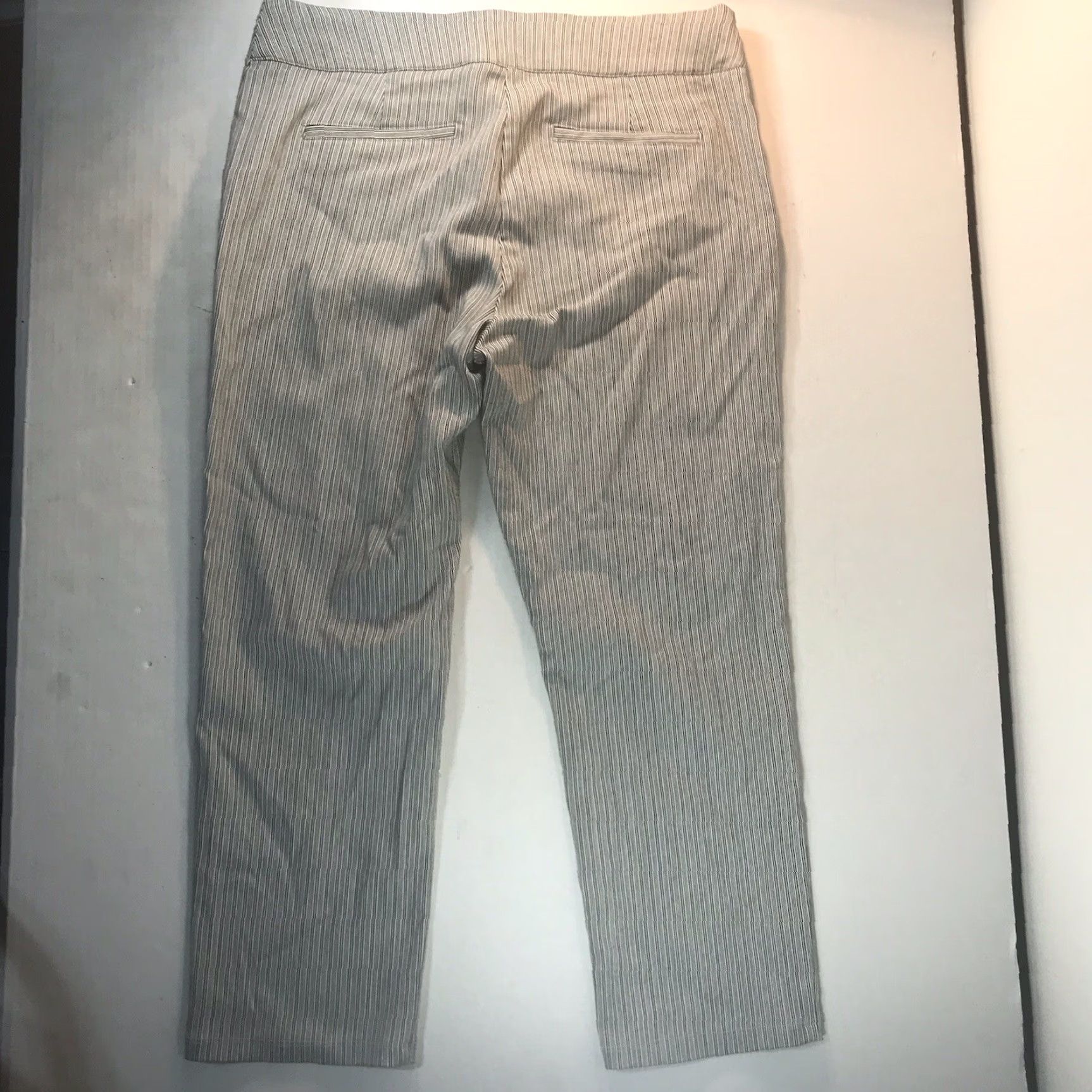 Vintage VINTAGE Simply Vera Vera Wang Striped Capri Pants Womens Size M White/Black Casual Business Travel Summer Size 32" / US 10 / IT 46 - 4 Thumbnail