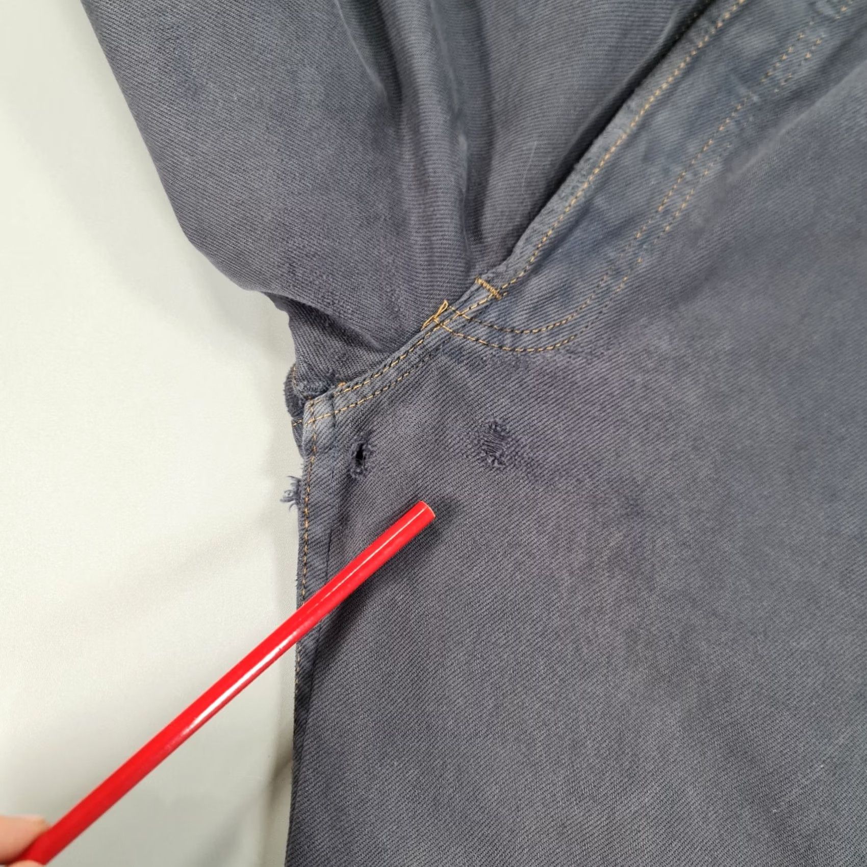 Levi's VINTAGE Levi's 501 Jeans Grey W31 L32 Regular Straight Distressed 90s Spain Made Mens Jeans Size US 31 - 5 Thumbnail