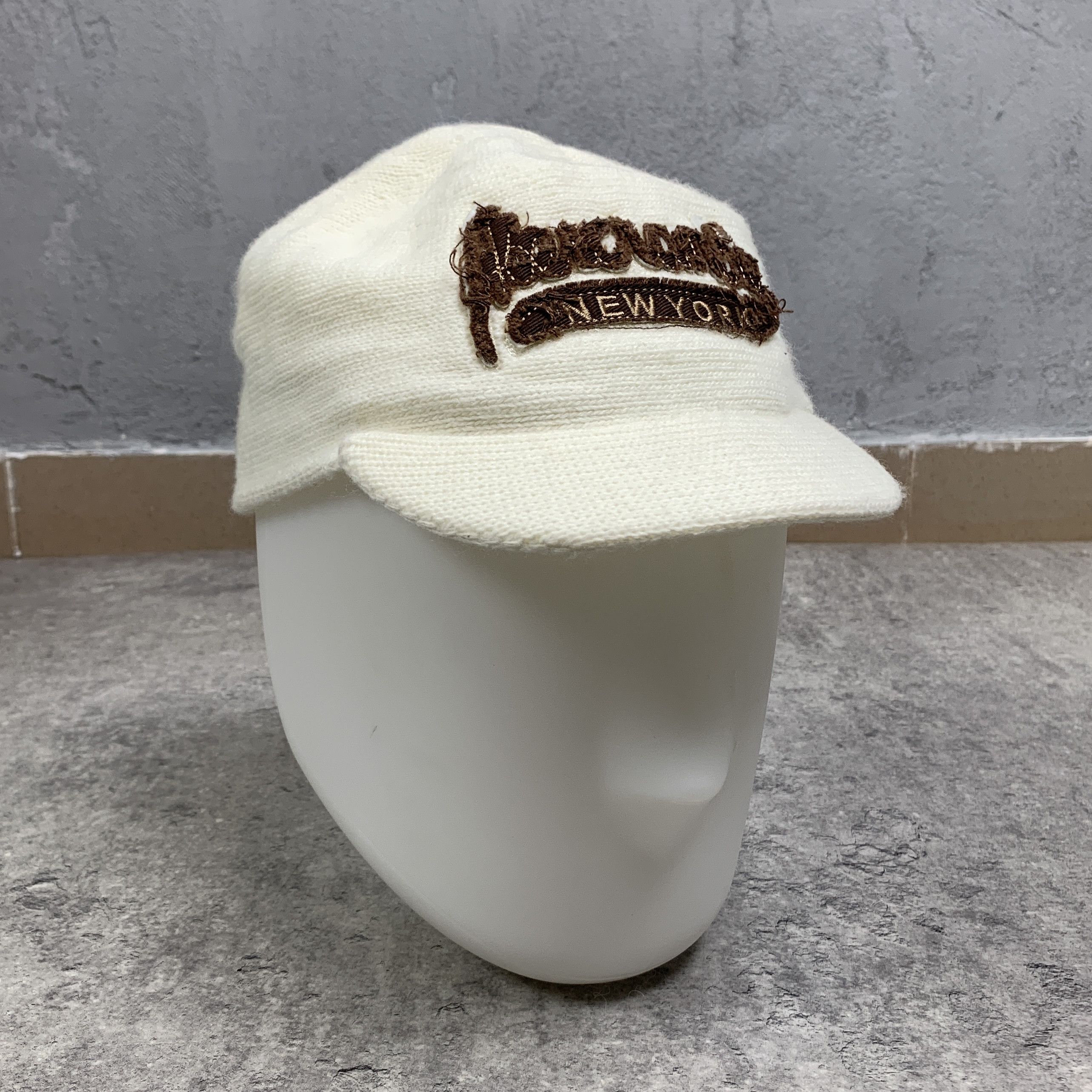 Abercrombie & Fitch Abercrombie & Fitch white snow hat Size ONE SIZE - 2 Thumbnail