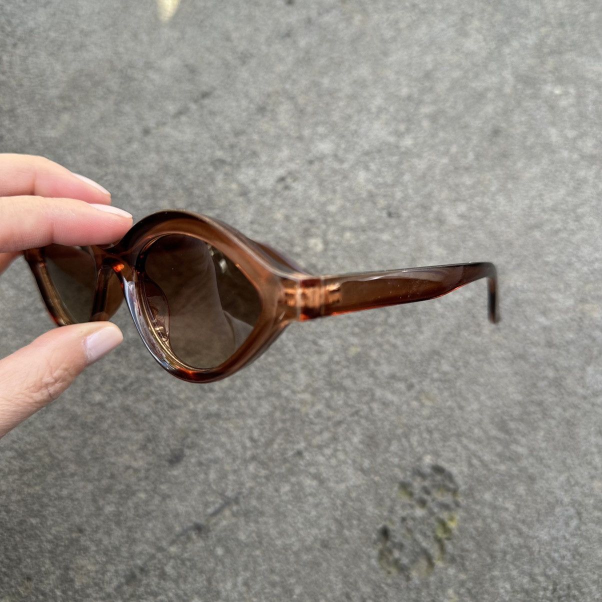 Vintage SUNGLASSES BRAND NEW CLASSIC RETRO VINTAGE SZHM4020-02 Size ONE SIZE - 2 Thumbnail