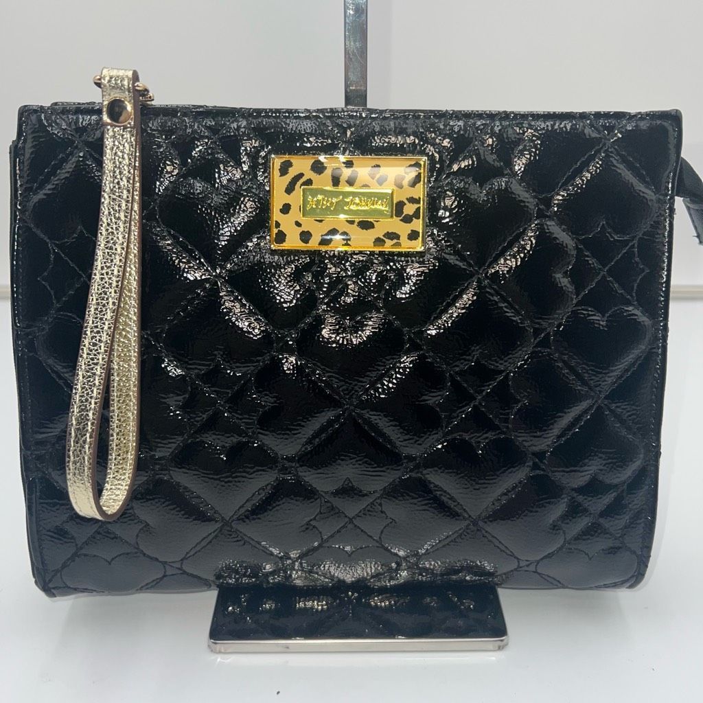 Betsey Johnson Betsey Johnson Large Faux Leather Black and Gold Quilted Wri Size ONE SIZE - 1 Thumbnail