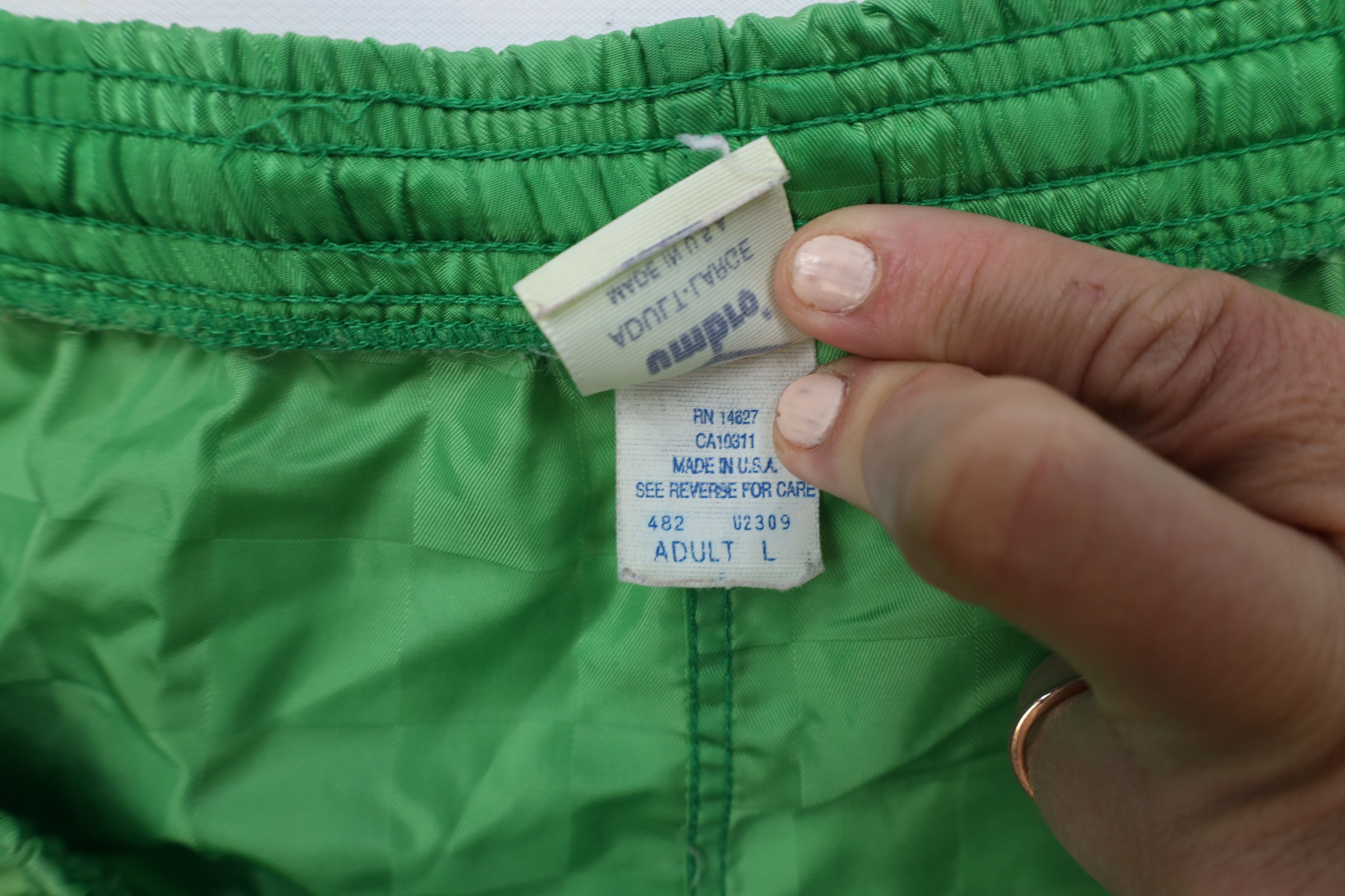 Umbro × Vintage Vintage 90s Umbro Checkered Running Soccer Shorts Green USA Size US 34 / EU 50 - 10 Thumbnail