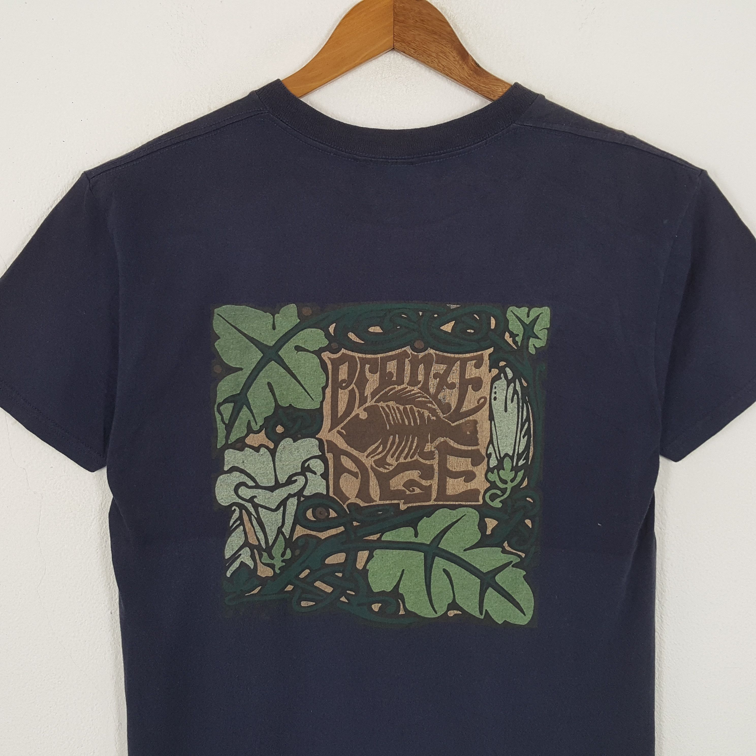 Vintage Vintage BRONZE AGE SURF Style Streetwear T-Shirts Size US L / EU 52-54 / 3 - 2 Thumbnail