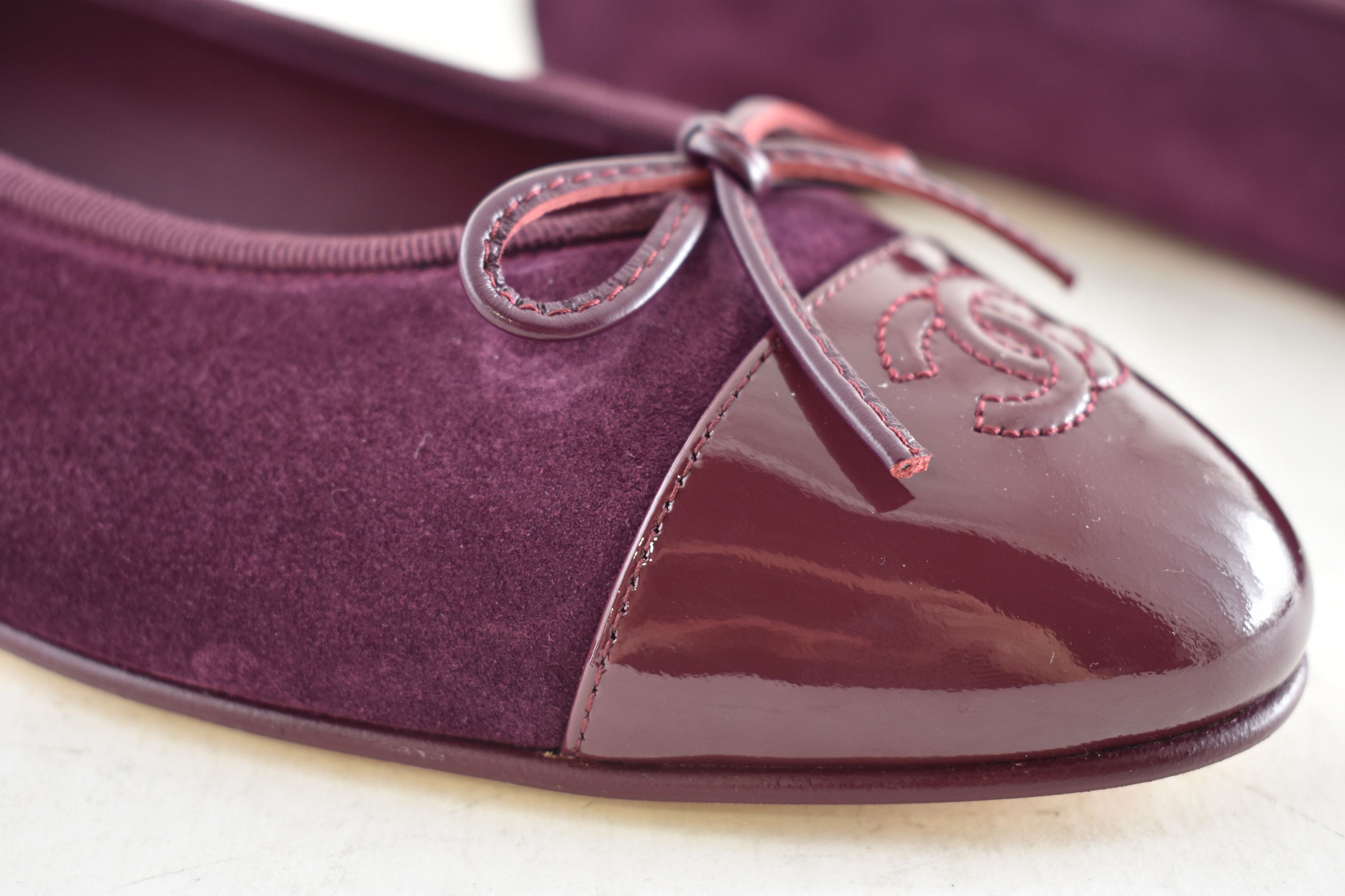 Chanel 26A Burgundy Purple Suede CC Logo Ballet Ballerina Flat 41 Size US 11 / IT 41 - 8 Thumbnail