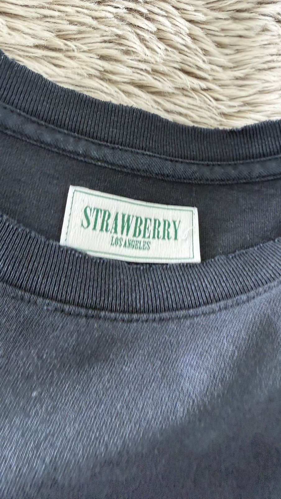Strawberry True Black T-Shirt Size US S / EU 44-46 / 1 - 2 Thumbnail