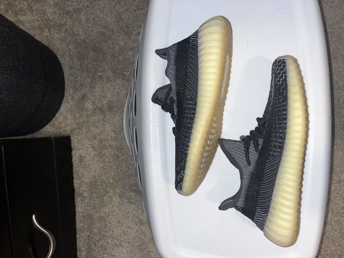 Yeezy Yeezy 350 v2 Carbon Size US 7 / EU 40 - 3 Thumbnail