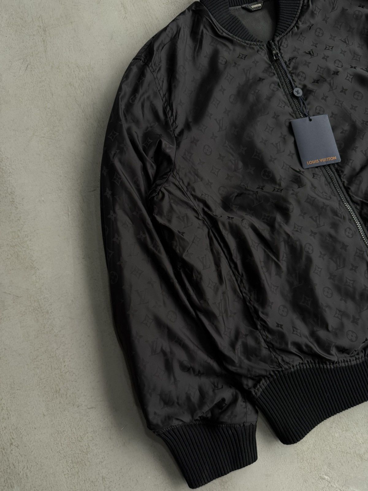 Louis Vuitton Louis Vuitton - FW2022 Leather/Mono Reversible Bomber Jacket Size US L / EU 52-54 / 3 - 9 Thumbnail