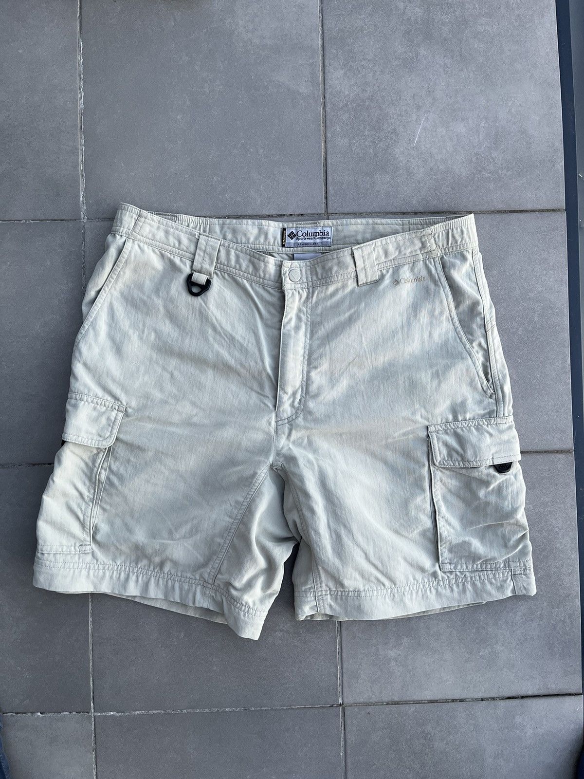 Columbia Columbia cargo shorts pockets beige khaki vintage Size US 32 / EU 48 - 1 Thumbnail