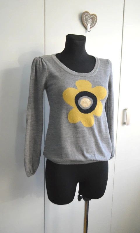 Other Devernois 100% premium wool sweater, unique wool flower Size S / US 4 / IT 40 - 3 Thumbnail