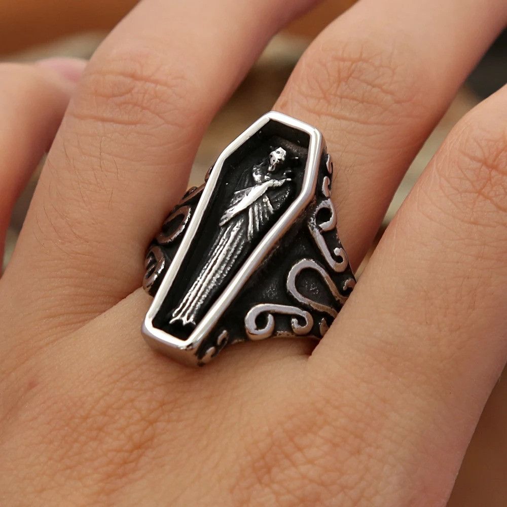 Vintage Retro Unique Vampire Skull Ring Size ONE SIZE - 1 Thumbnail