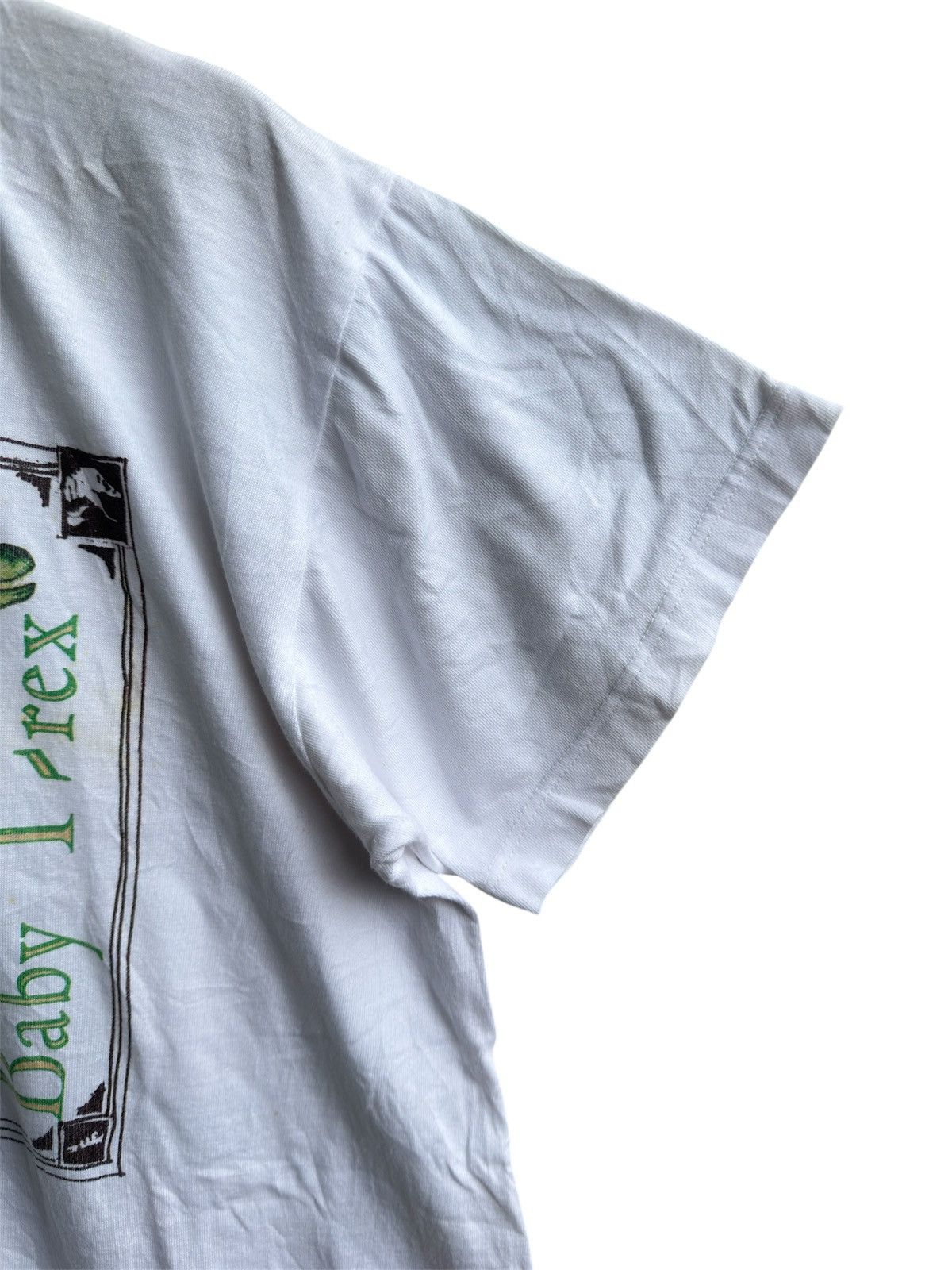 Vintage Vintage Jurassic Park Baby T-Rex movie tee Size US M / EU 48-50 / 2 - 5 Thumbnail