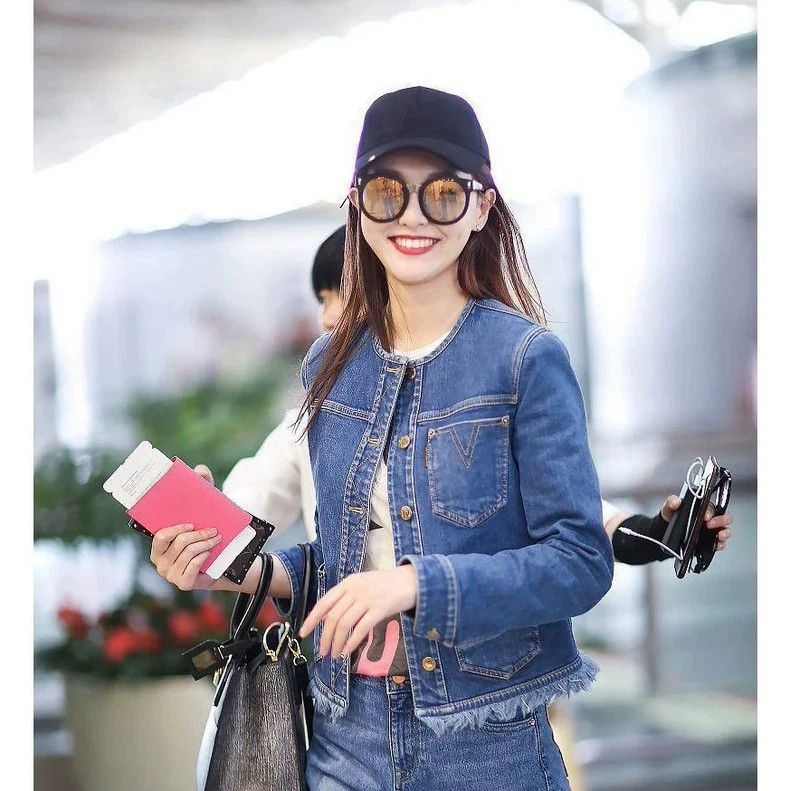 Louis Vuitton Louis Vuitton Washed blue fringed denim jacket Size XS / US 0-2 / IT 36-38 - 1 Thumbnail