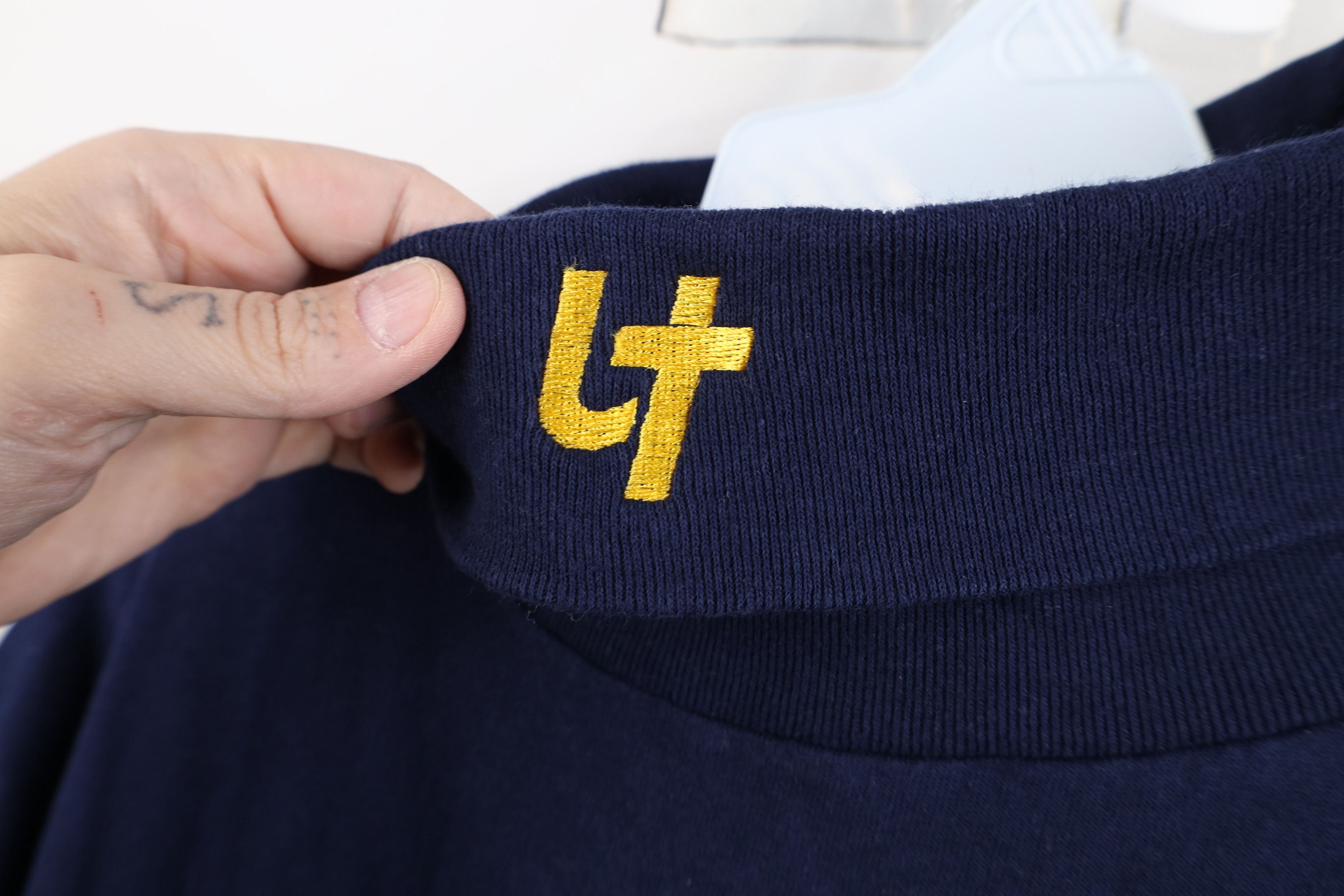 Vintage Vintage 90s University of Toledo Turtleneck T-Shirt Blue USA Size US L / EU 52-54 / 3 - 4 Thumbnail