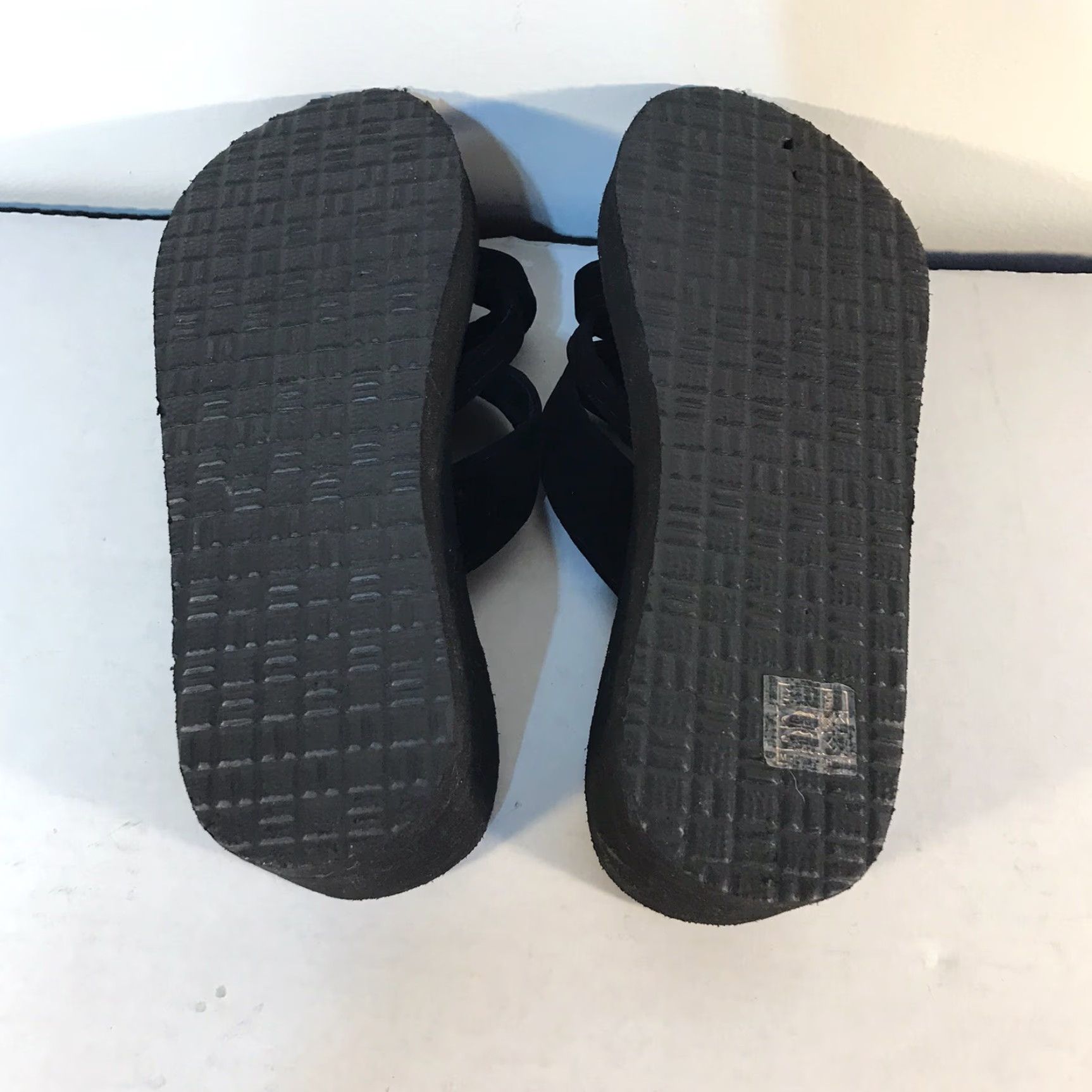 Vintage Hengde Women’s Wedge Slide Sandals Toe Strap Black Velveteen 2.5in Wedge 1.5in Size 7.5 Summer Casual Size US 7.5 / IT 37.5 - 3 Thumbnail