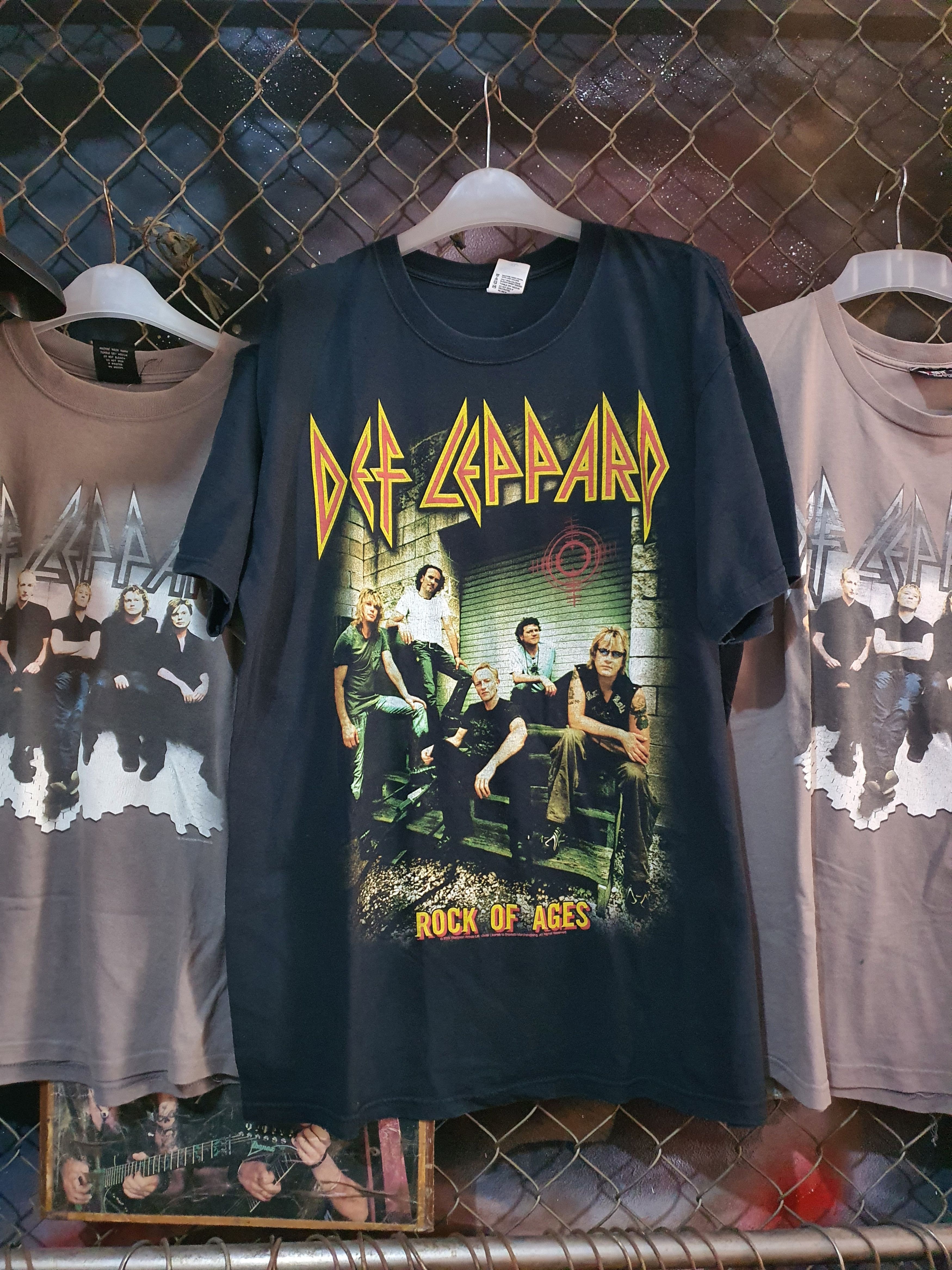 Image of Def Leppard XL in White, Men's