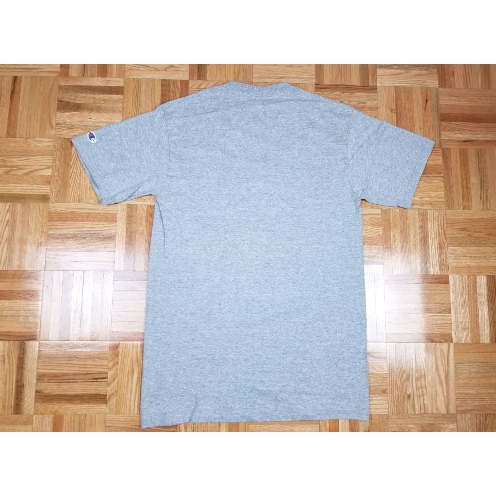 Champion VINTAGE Champion T-Shirt Gray M Mens Shirt Short Sleeve Round Neck Bryant Basketball 90s Band Retro USA Cross Chest 19 Inch 29 Inch Size US M / EU 48-50 / 2 - 3 Thumbnail