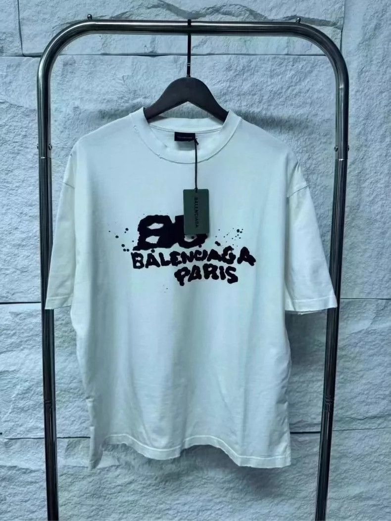 Balenciaga Balenciaga White graffiti short sleeves Size US M / EU 48-50 / 2 - 1 Thumbnail