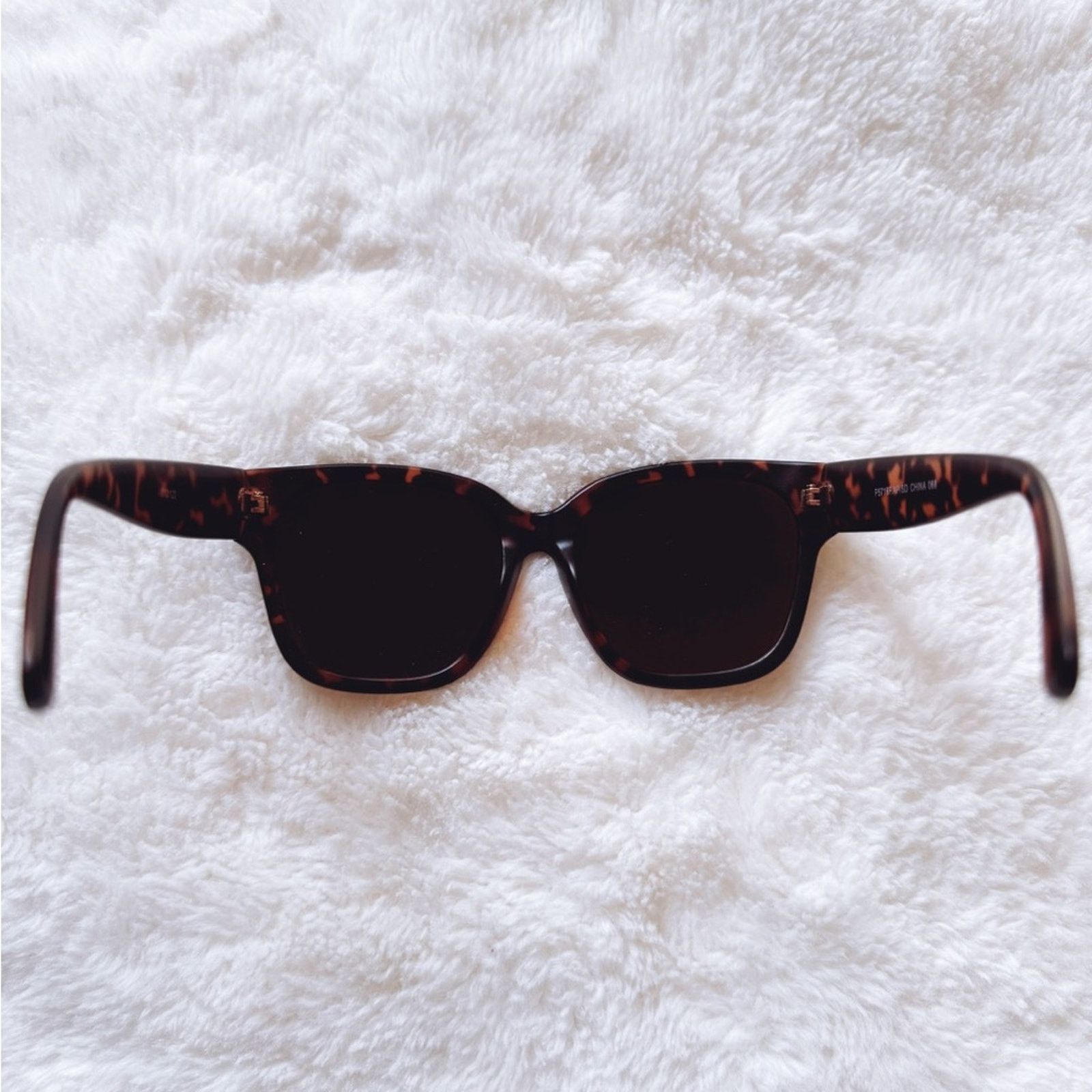 Other Julia Dark Tortoise Brown Square Sunglasses Size ONE SIZE - 9 Thumbnail
