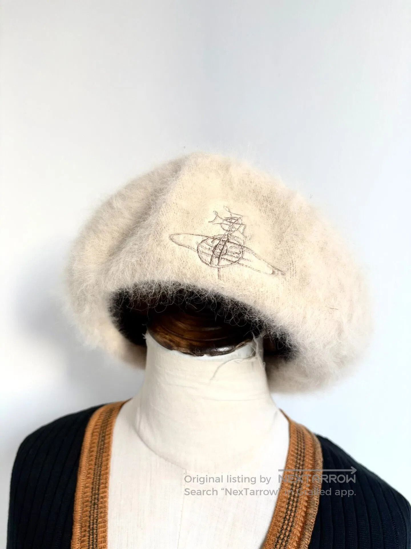 Vivienne Westwood Vivienne Westwood White Long Beret Hat. Size ONE SIZE - 2 Thumbnail