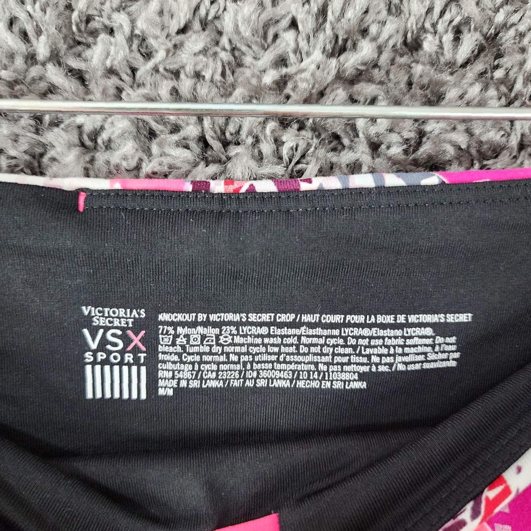 Victoria's Secret Victoria's Secret Sport Womens Pink Geometric Fitted Capri Leggings Size M Size 32" / US 10 / IT 46 - 3 Thumbnail