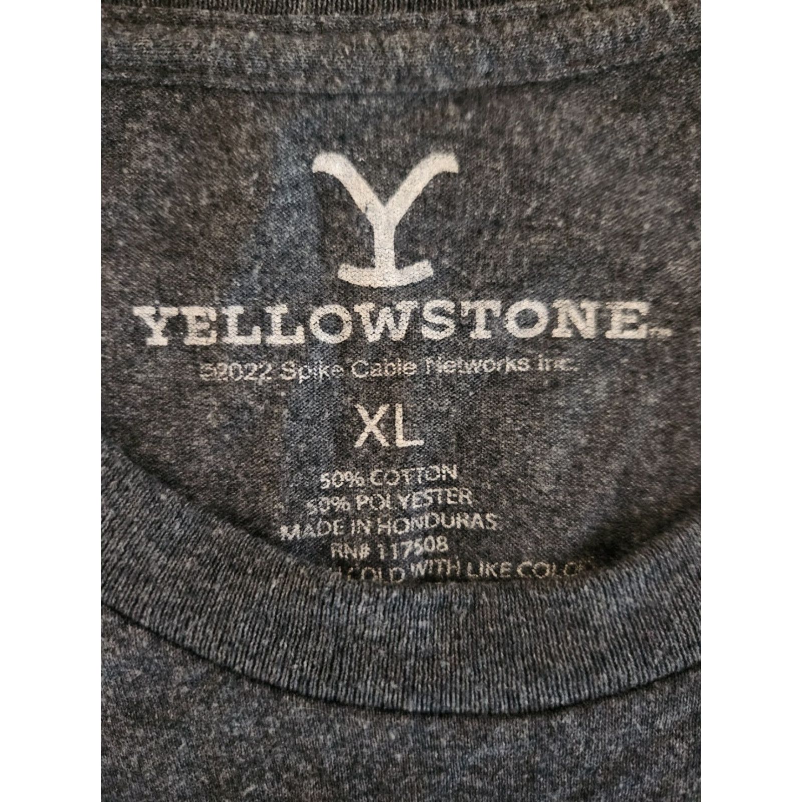 Vintage Yellowstone Dutton Ranch T Shirt XL Gray Graphic Print Short Sleeve Crew Neck Unisex Adults Men Women Size US XL / EU 56 / 4 - 2 Thumbnail